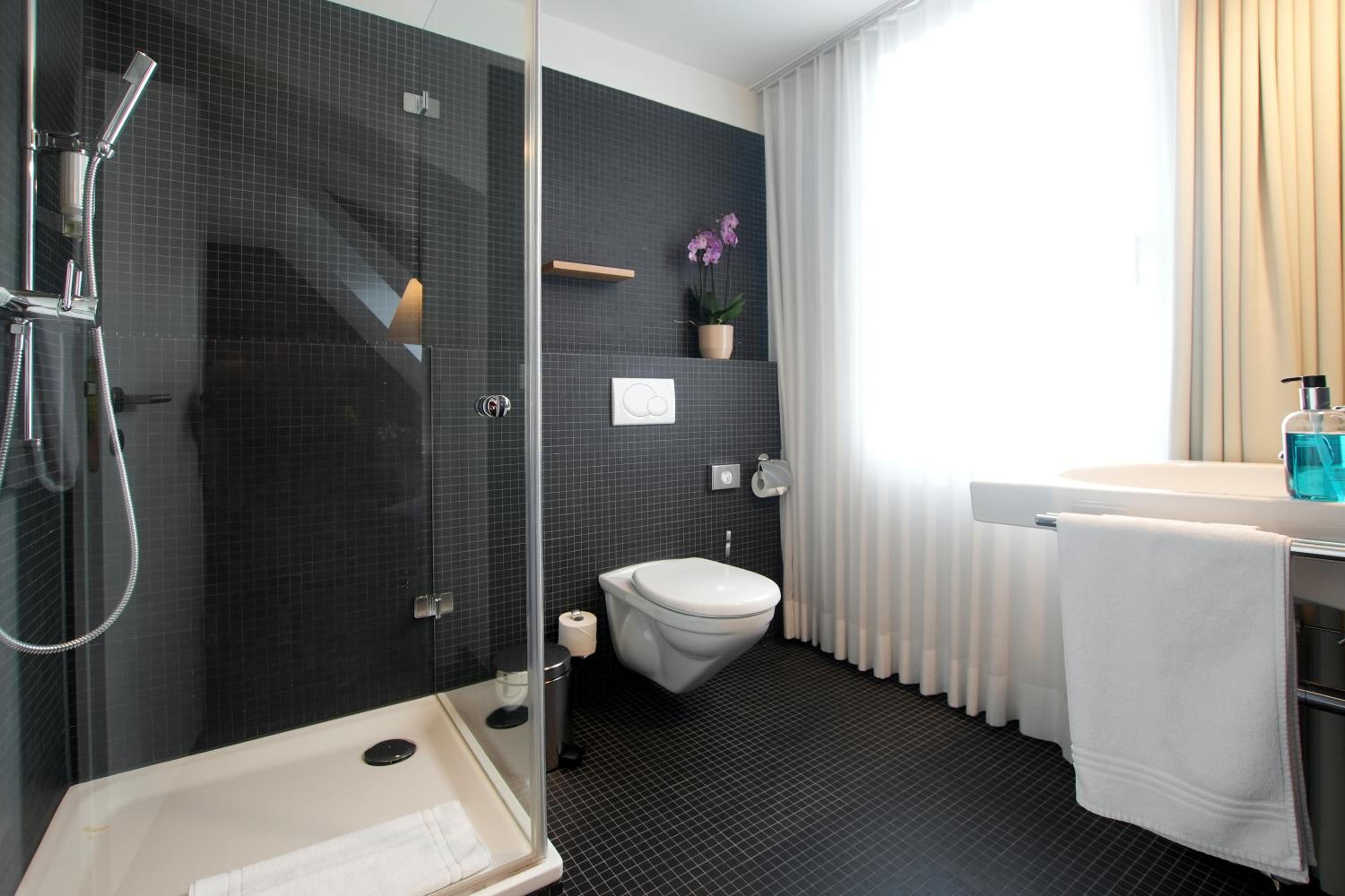 Standard Double Room - Photo 4