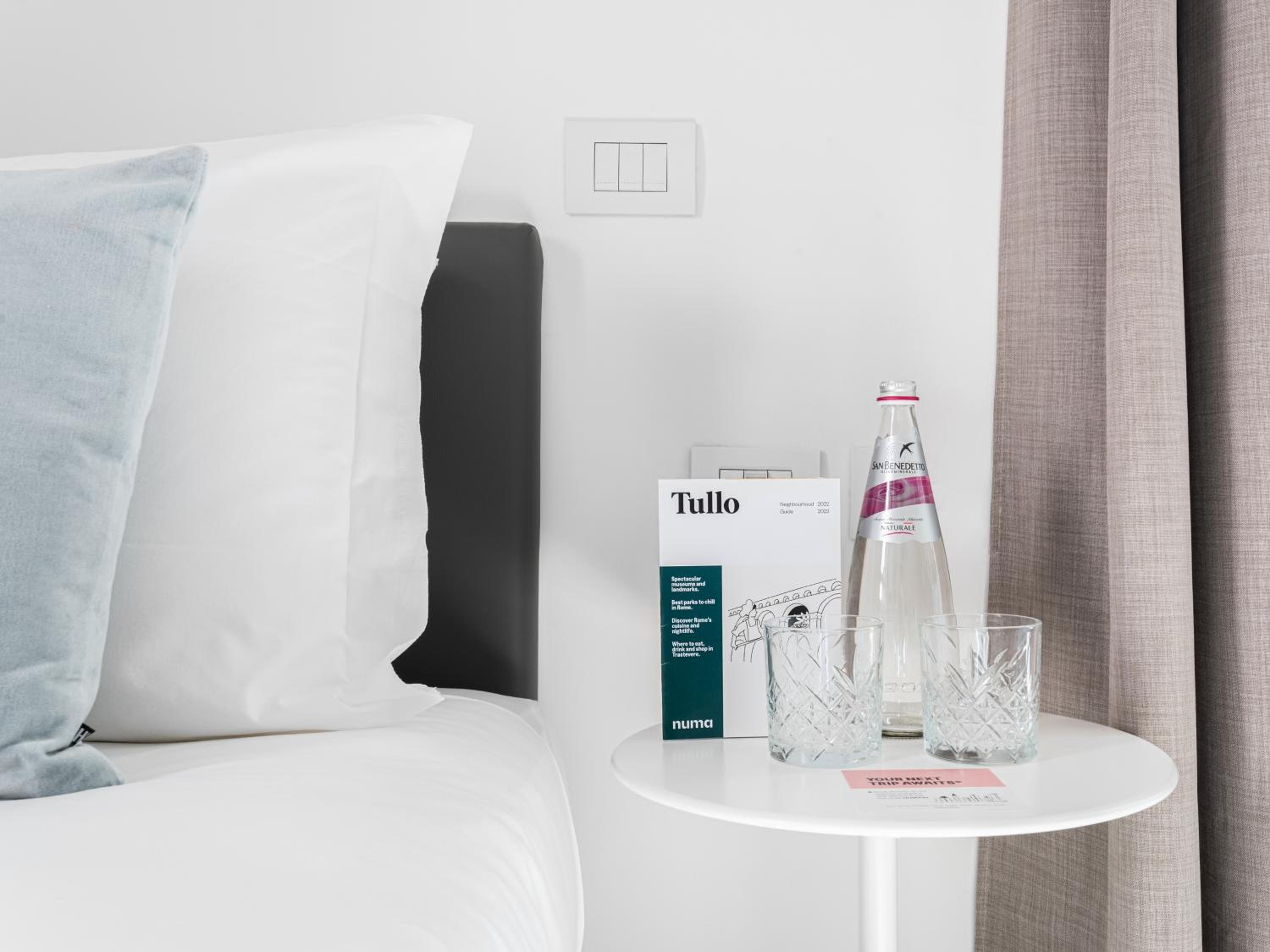 Medium Room with Terrace and Extra Single Bed photo 2