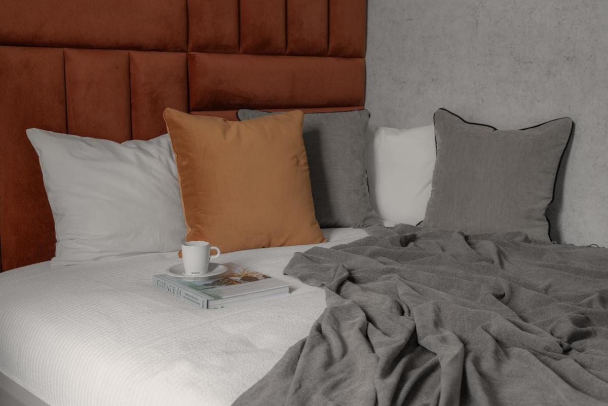 One-Bedroom Apartment - Photo 15