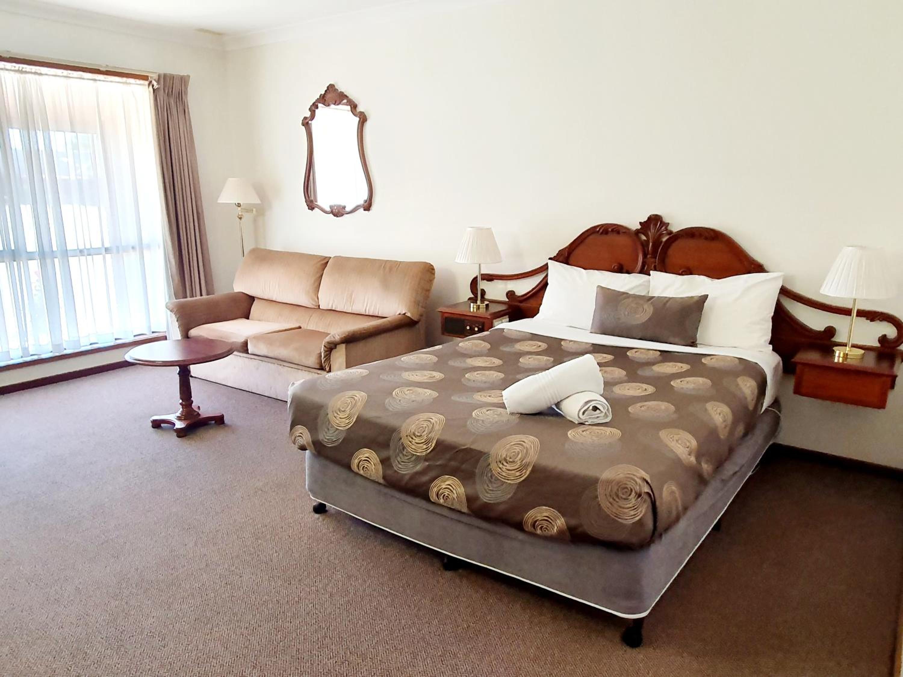 Queen Room with Spa Bath photo 1