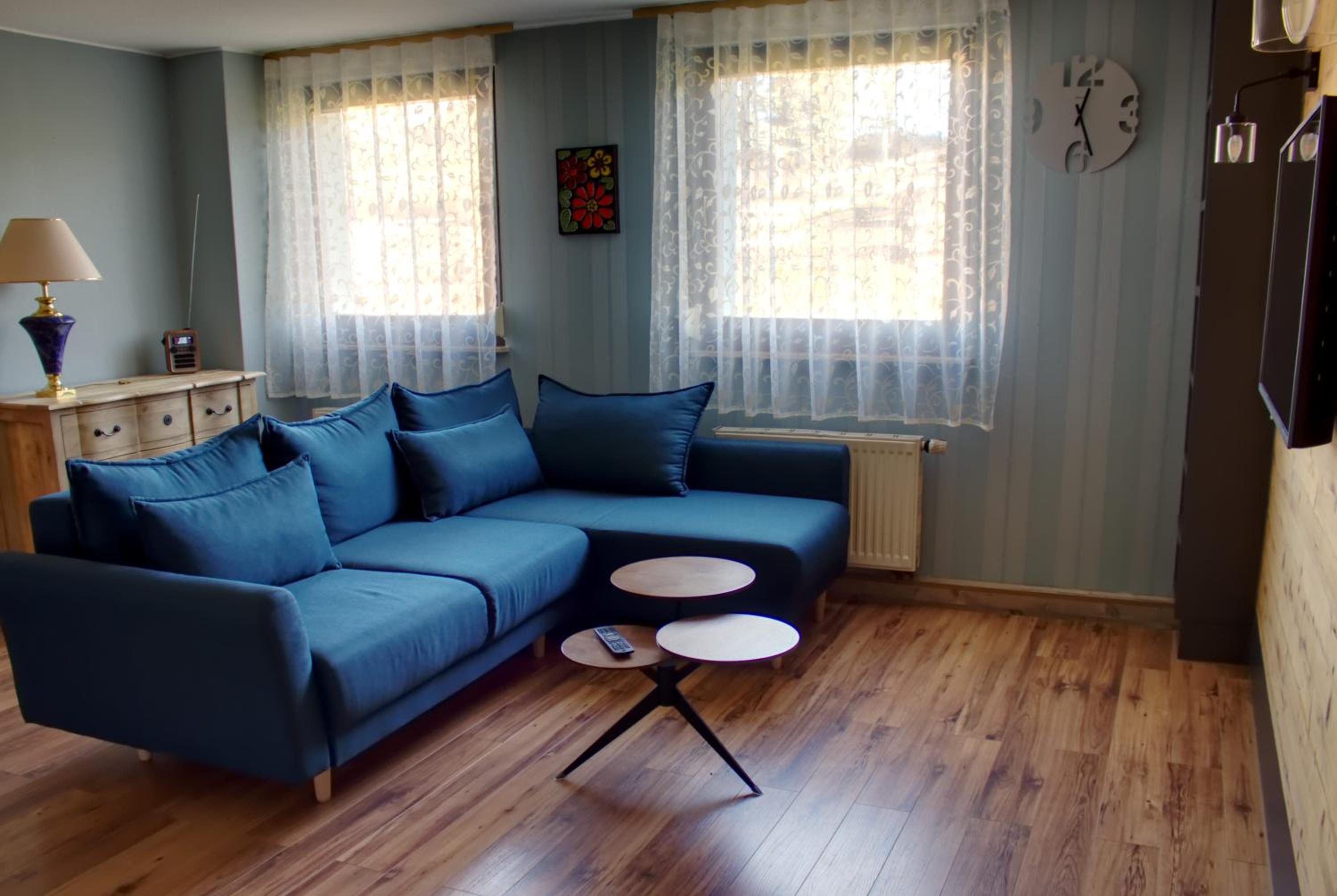 One-Bedroom Apartment photo 1