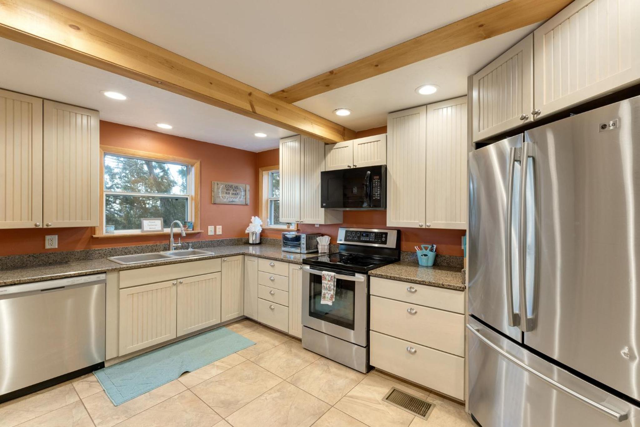 Three-Bedroom House photo 2