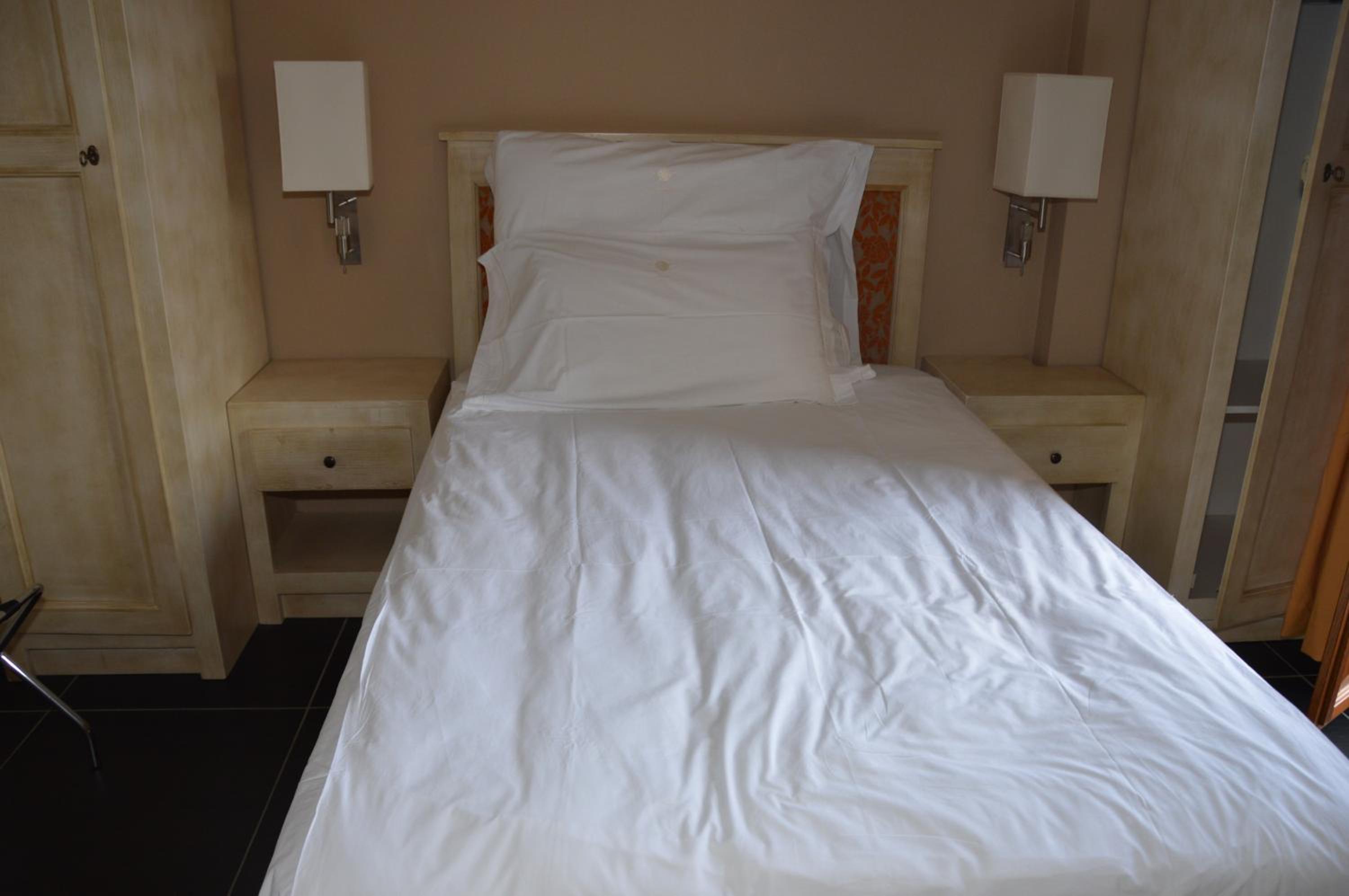 Standard Double Room photo 2