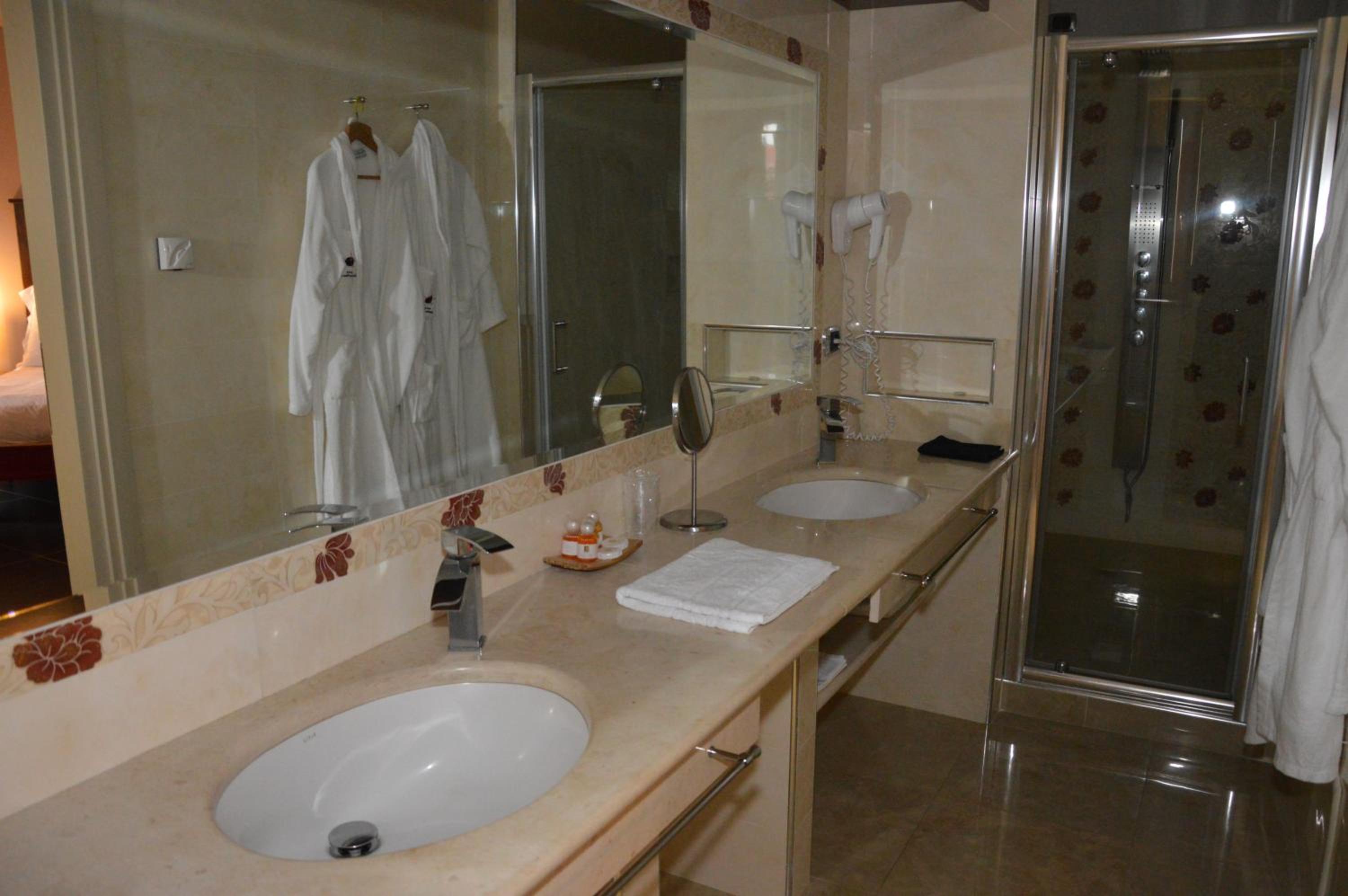 Suite with Mountain View photo 2