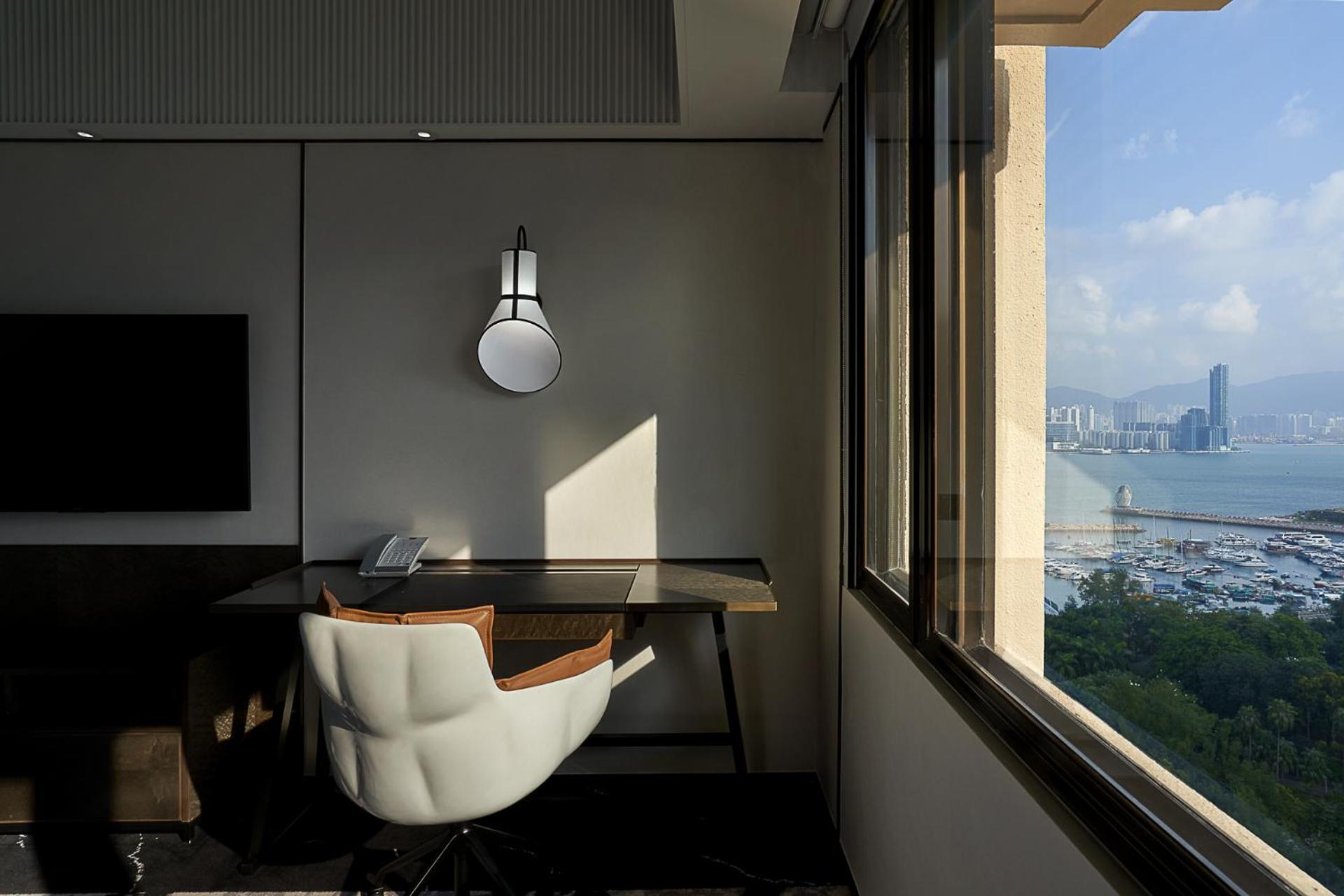 Premium Deluxe Executive Queen Room With Park And Harbour View – Lounge Access Premium Deluxe Executive Queen Room With Park And Harbour View – Lounge Access