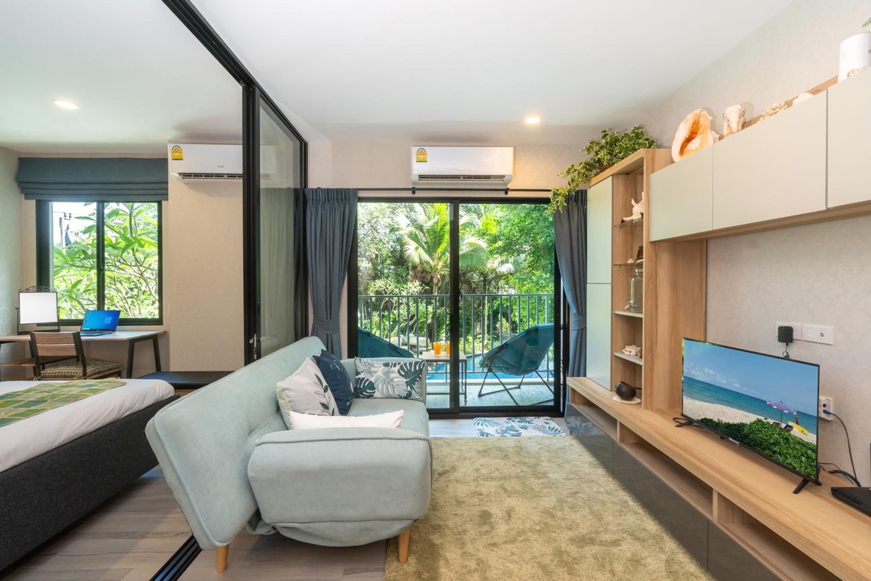 One-Bedroom Apartment with Garden View