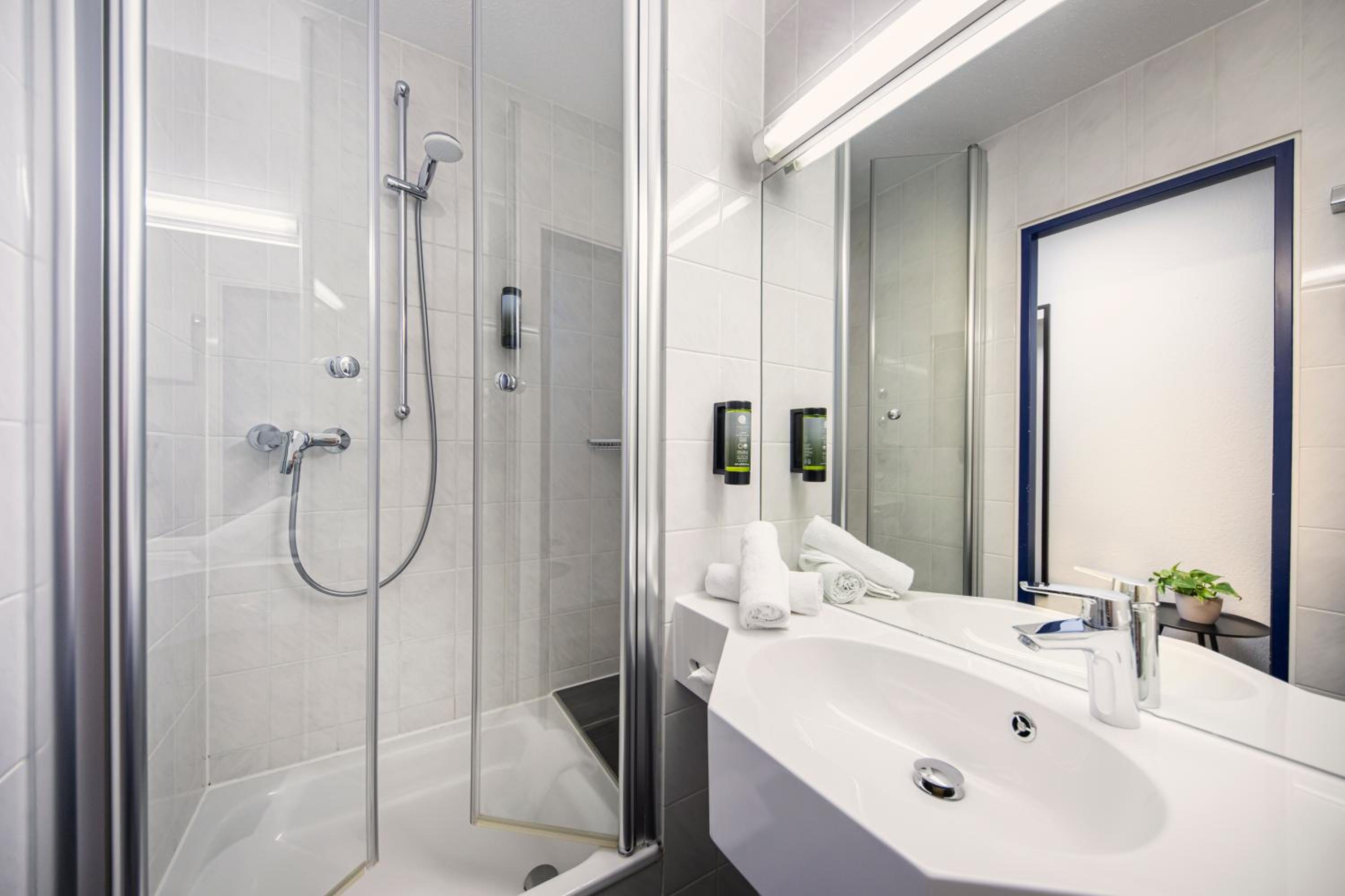 Business Twin Room - Photo 9