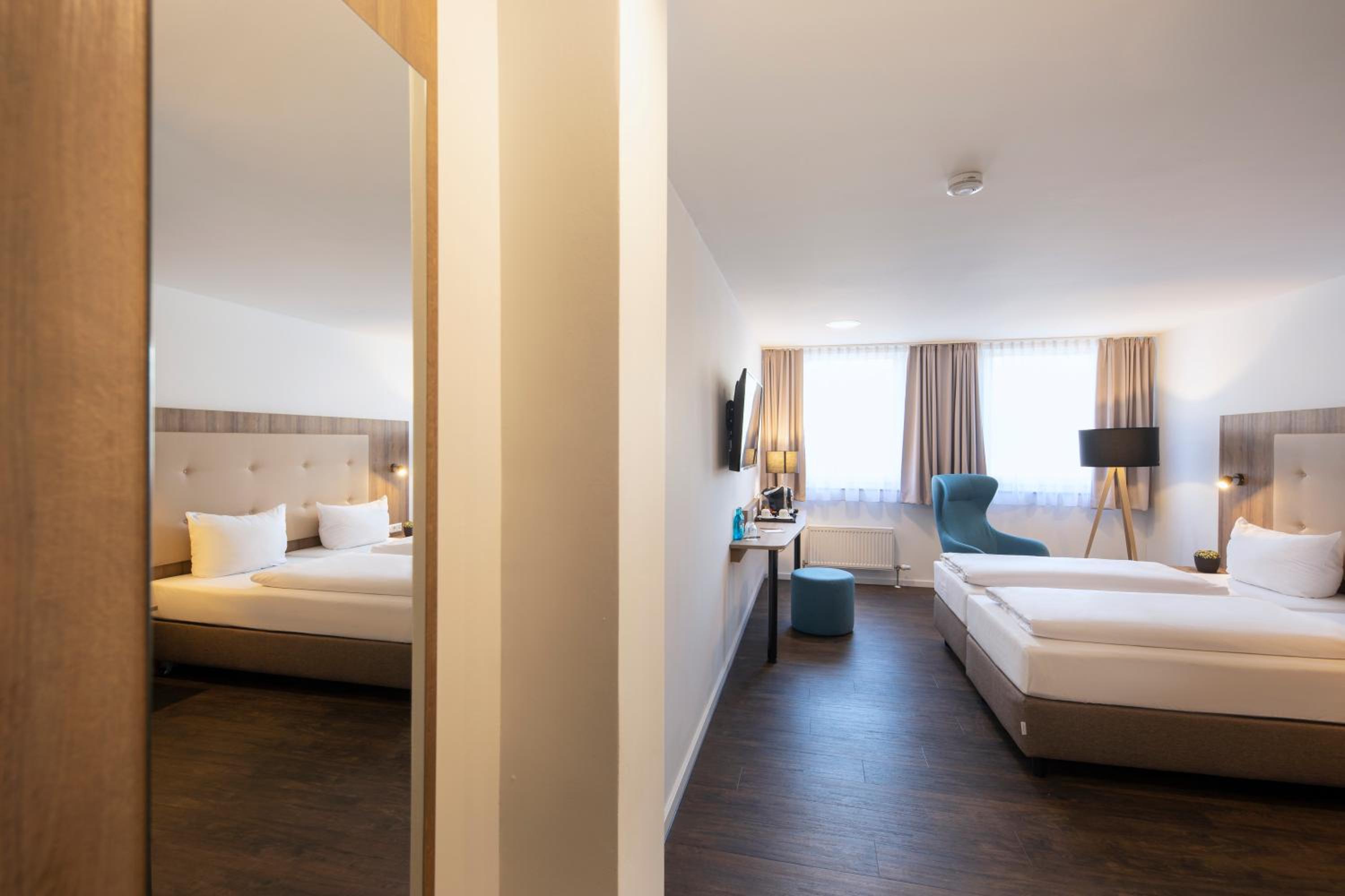 Superior Twin Room - Photo 13