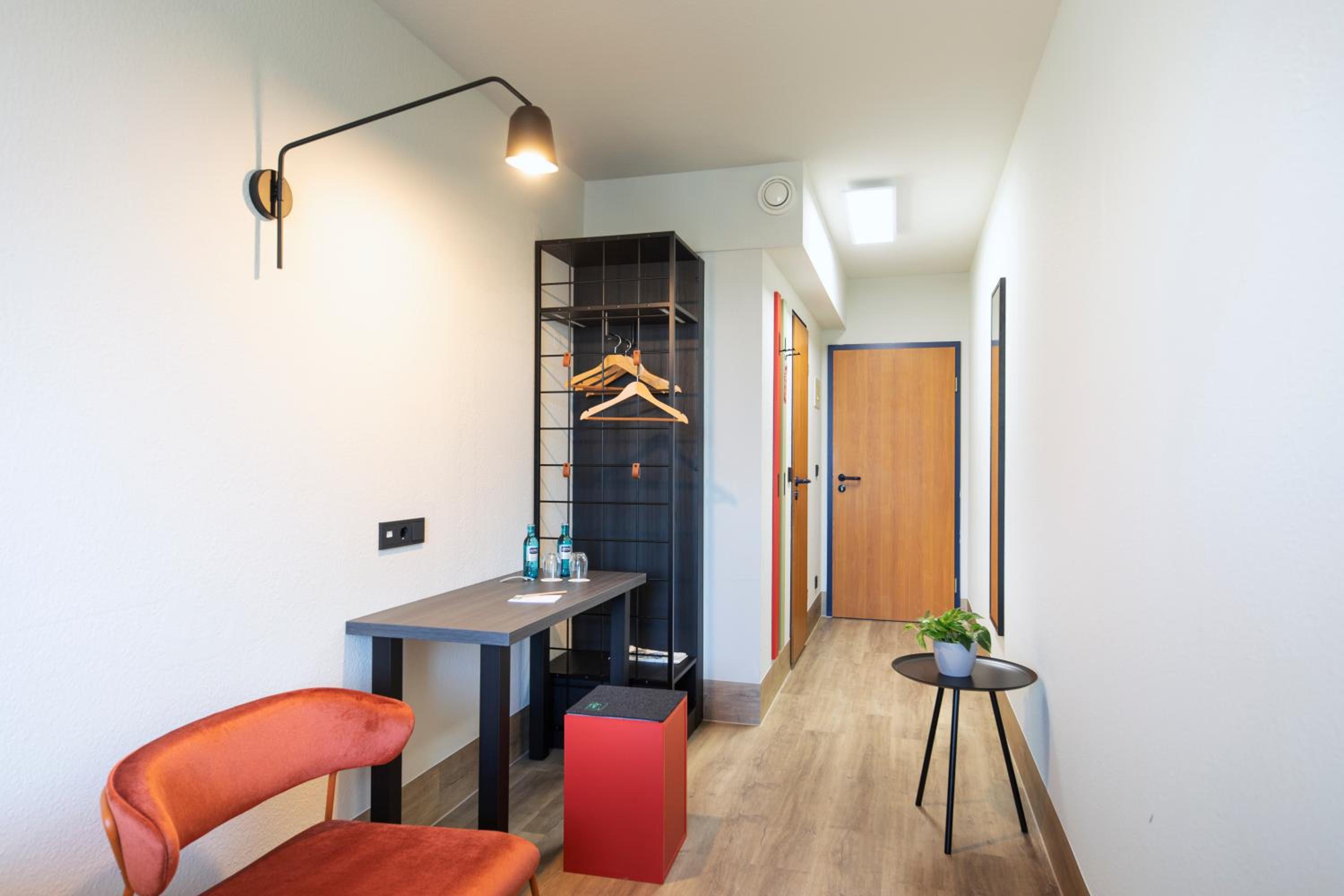 Business Twin Room - Photo 5