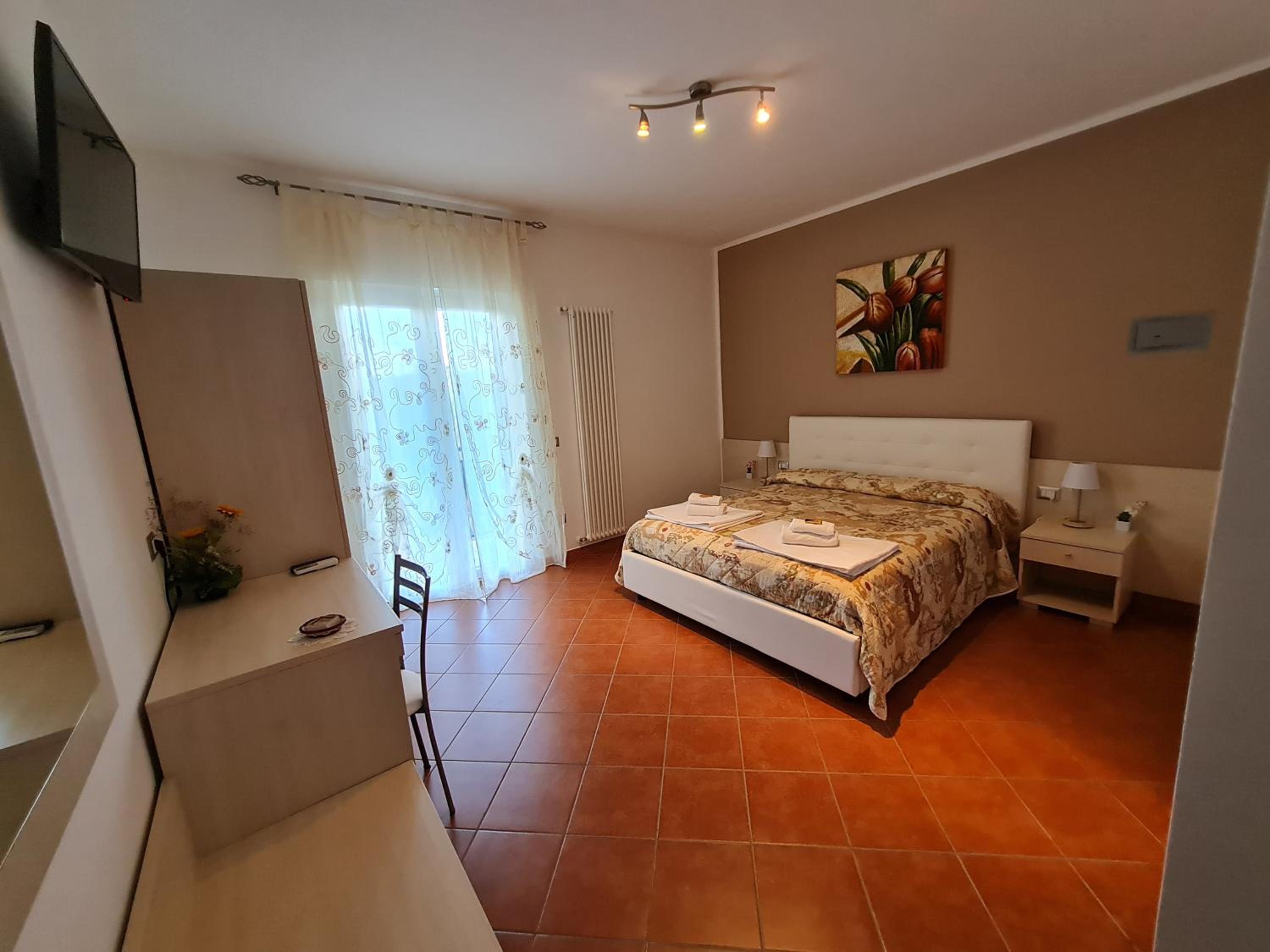 Deluxe Double Room photo 3