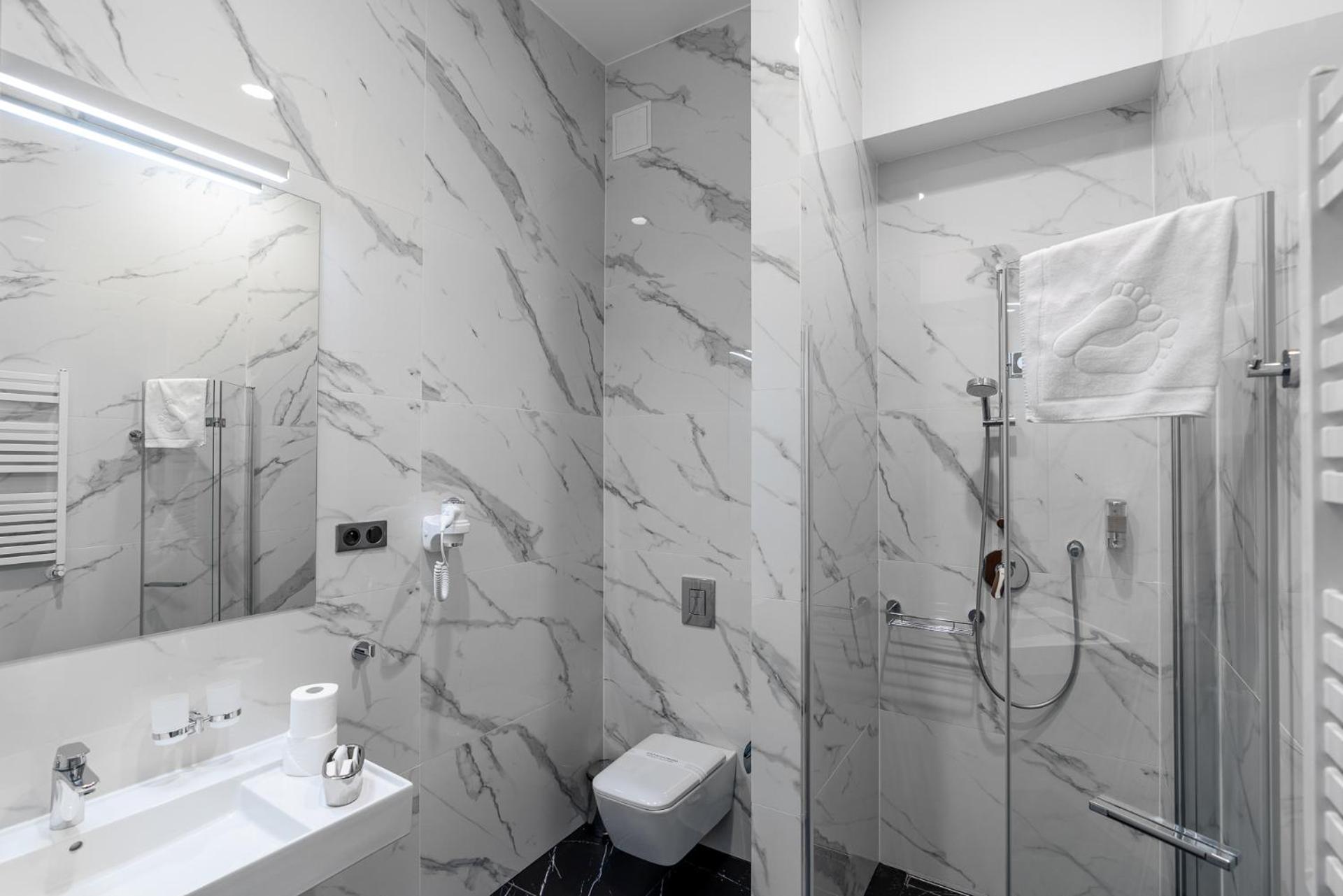 Superior Deluxe Double or Twin Room  photo 3