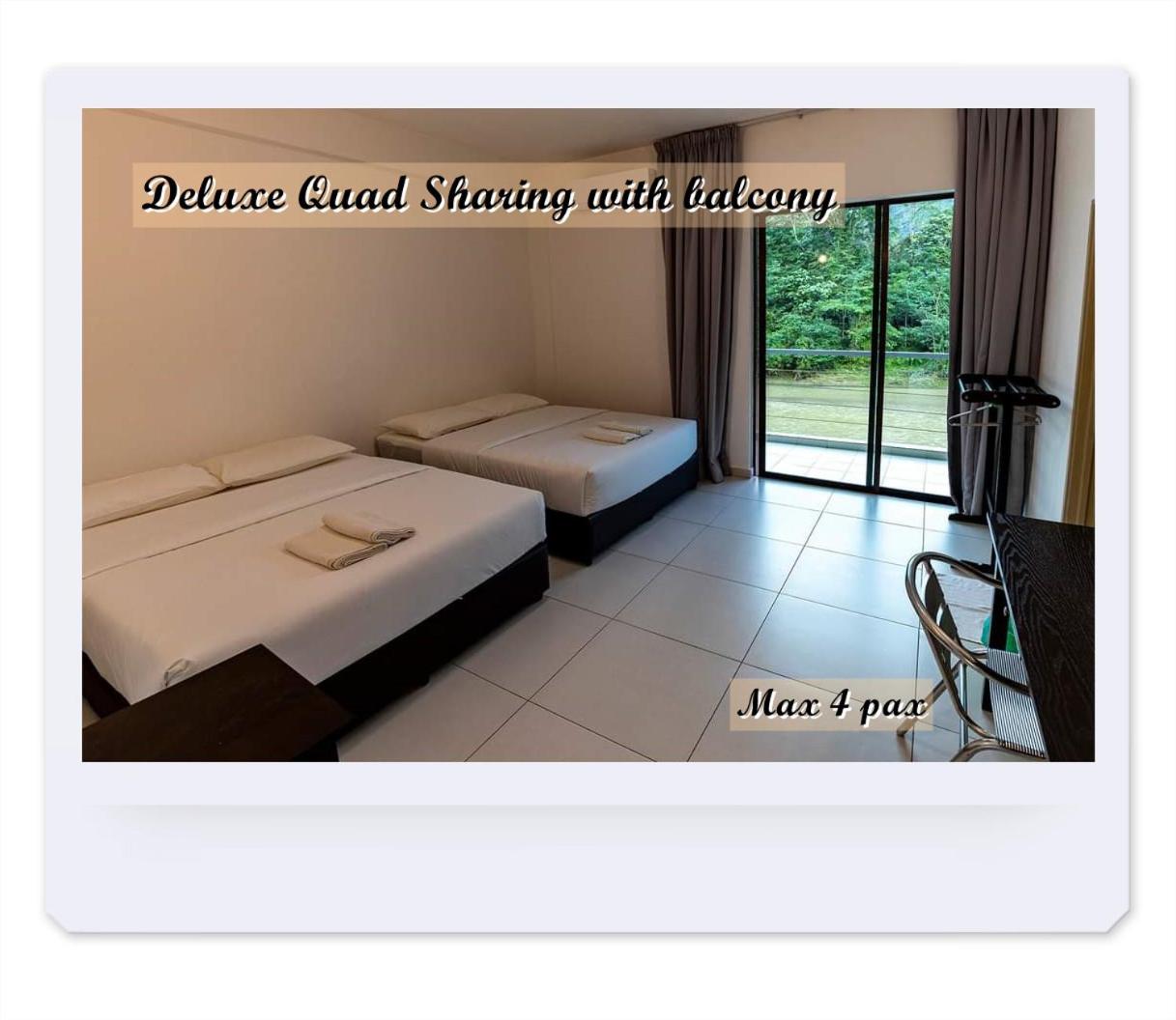 Quadruple Room with Balcony photo 2