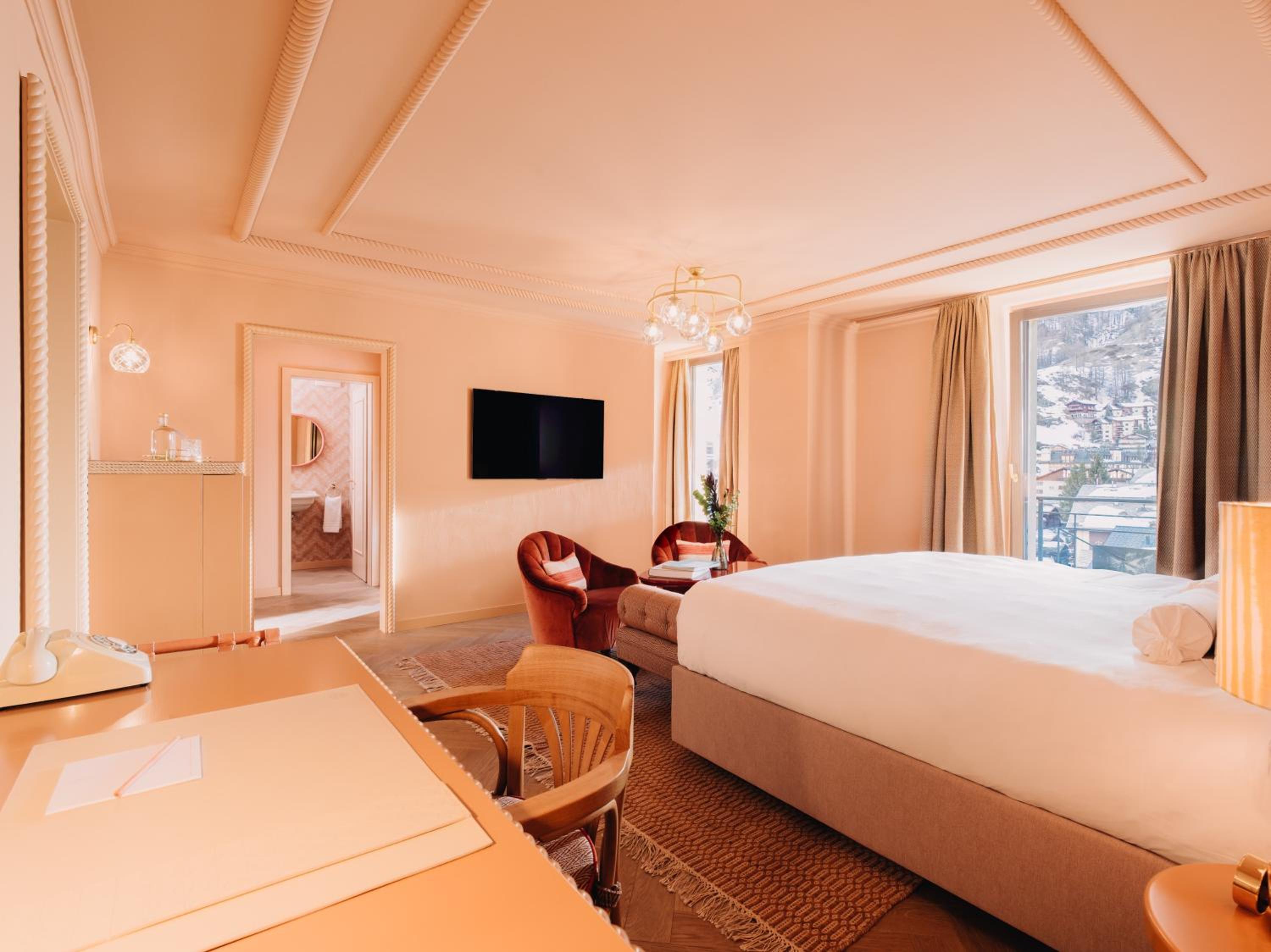 Junior Suite with Matterhorn View thumbnail 5