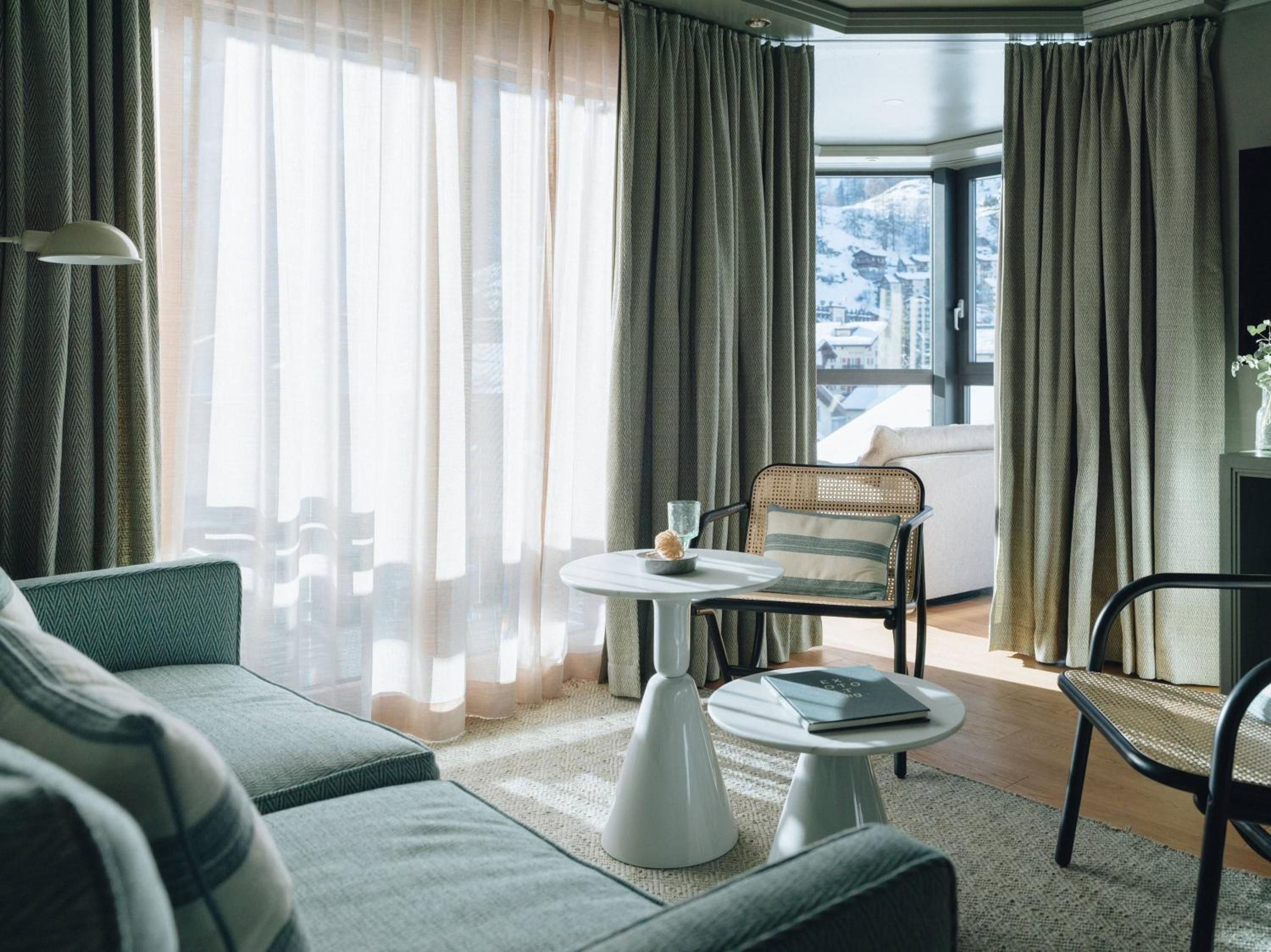 Panorama Suite with Matterhorn view