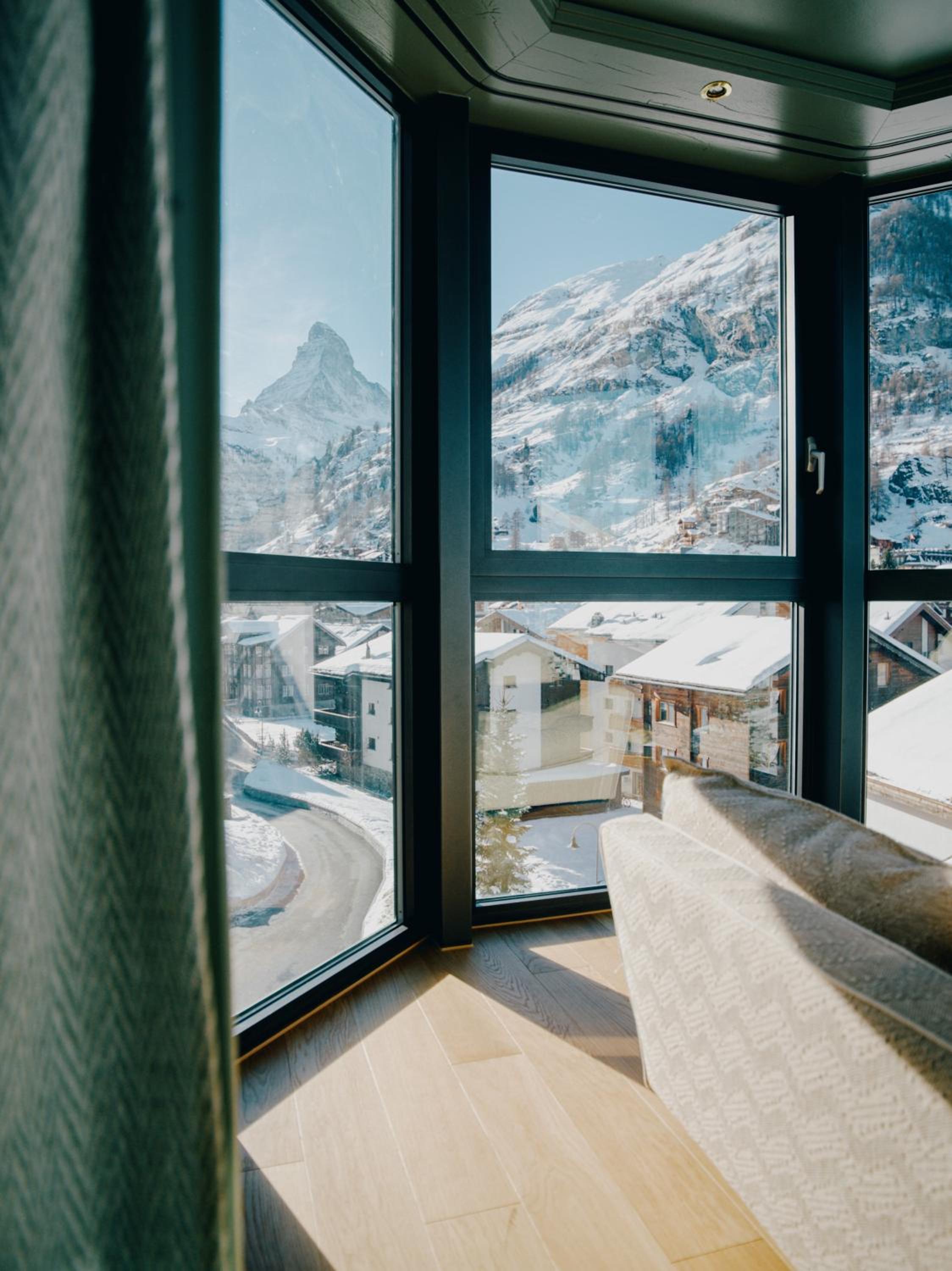 Panorama Suite with Matterhorn view