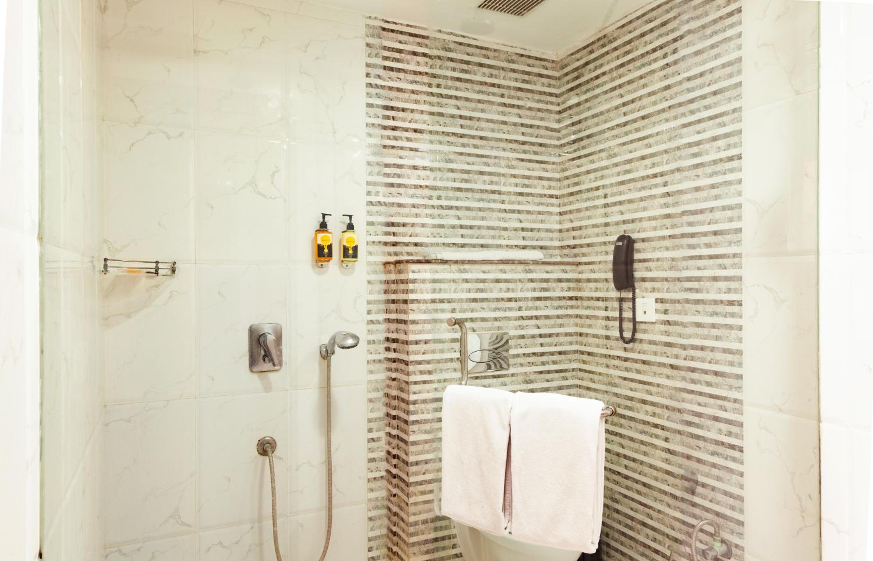 Superior King Room photo 2