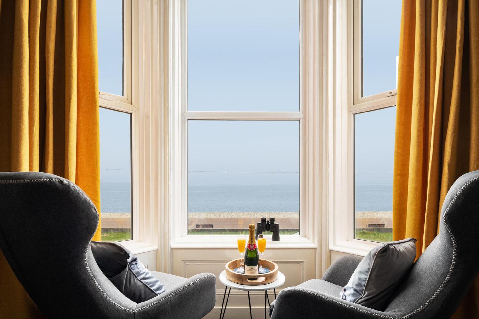 Superior Double Room with Sea View - Photo 4