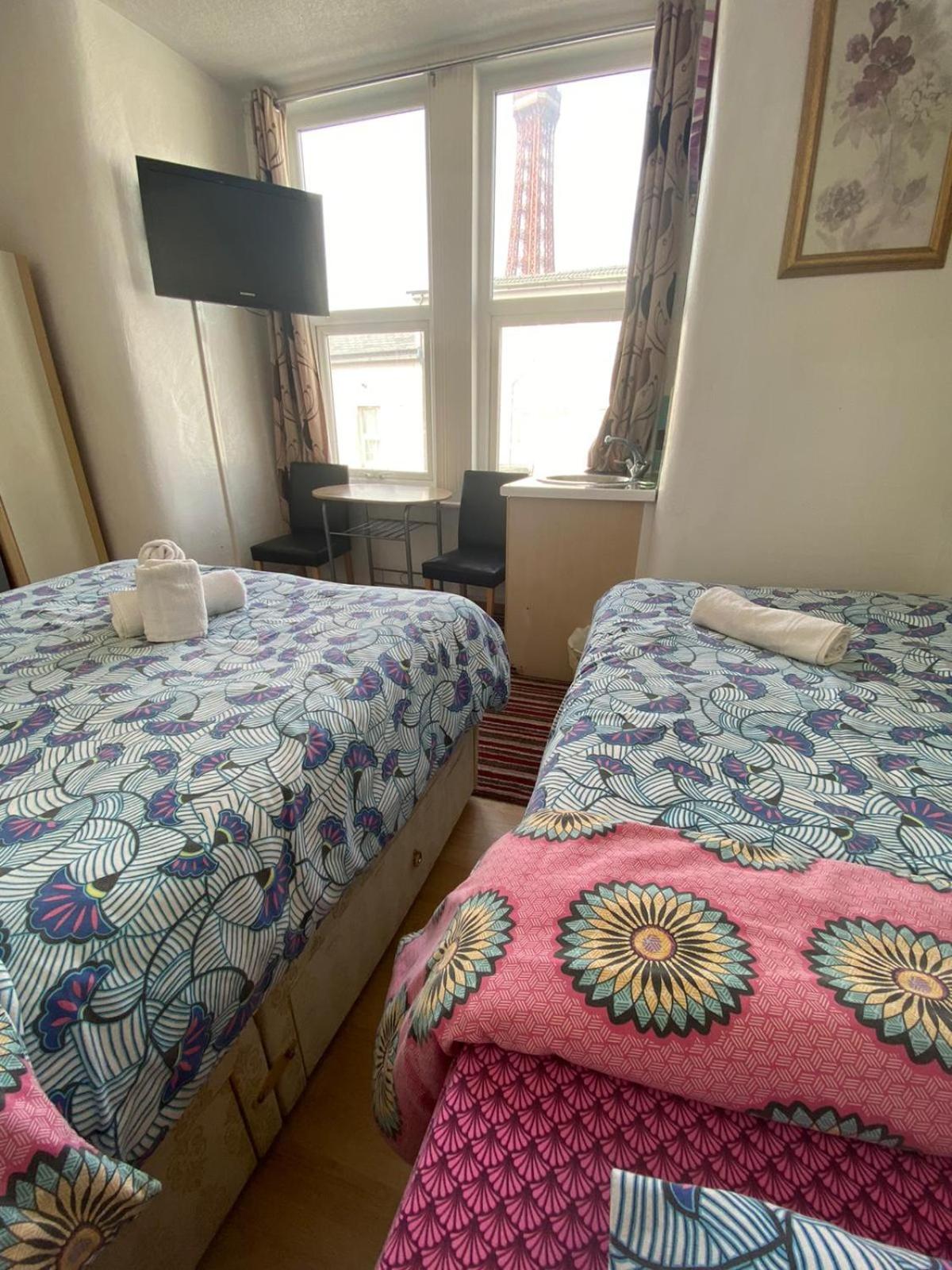 Triple Room with Shared Bathroom