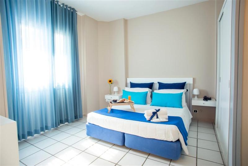 Standard Double or Twin Room - Photo 1