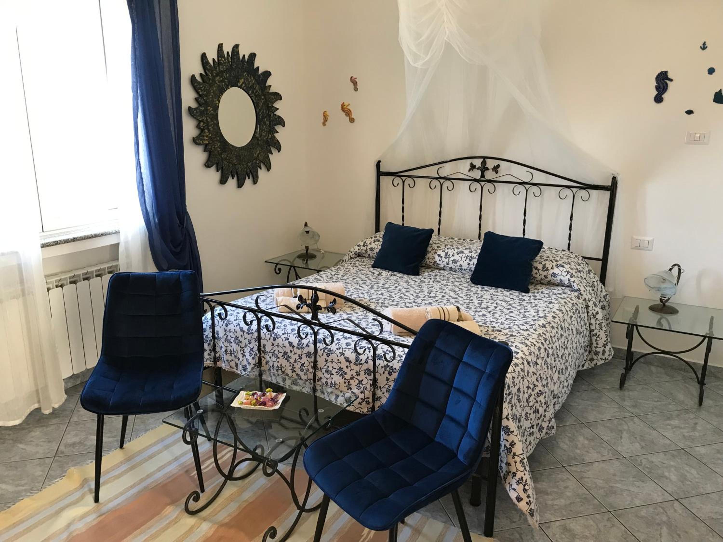 Deluxe Double Room with Side Sea View - Photo 1