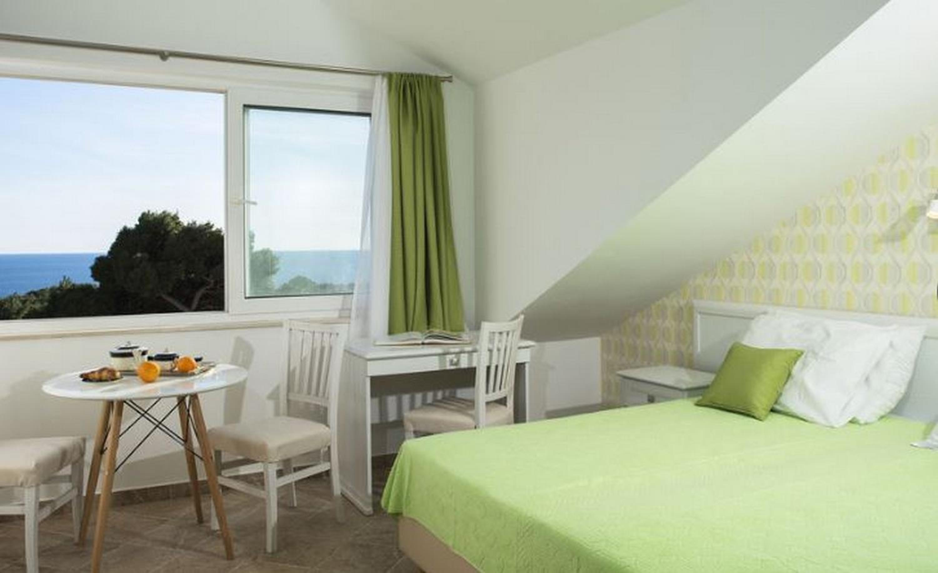 Studio Apartment with Sea View photo 1