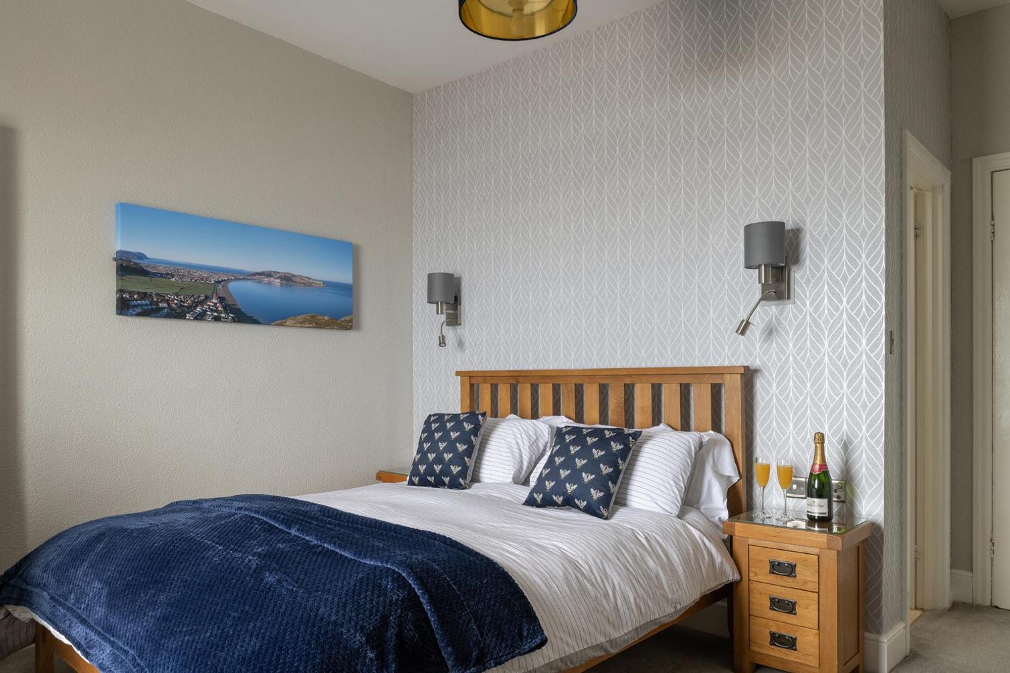 King Room with Sea View - Photo 2
