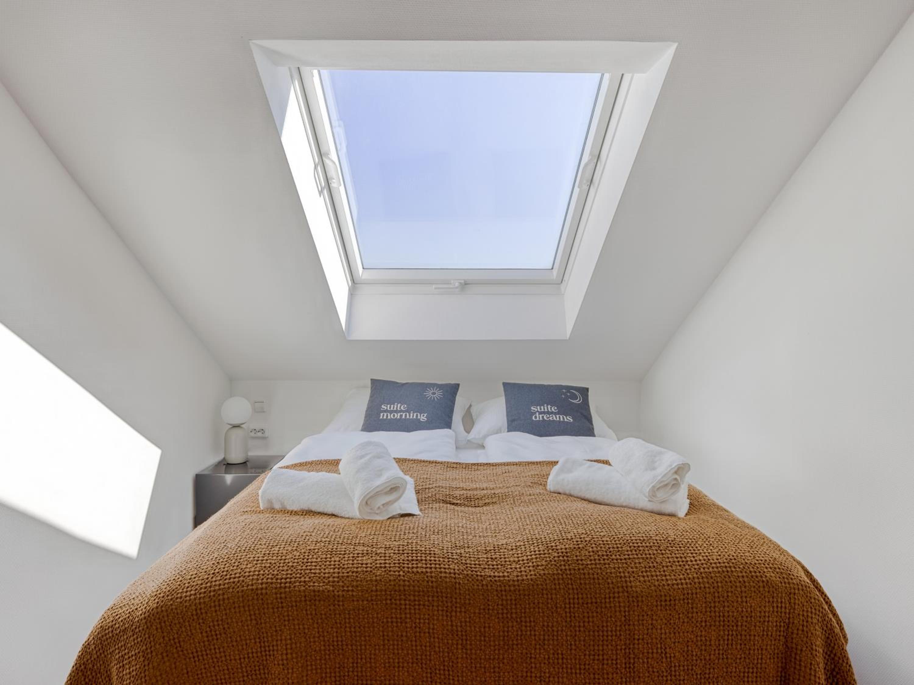 One-Bedroom Suite L