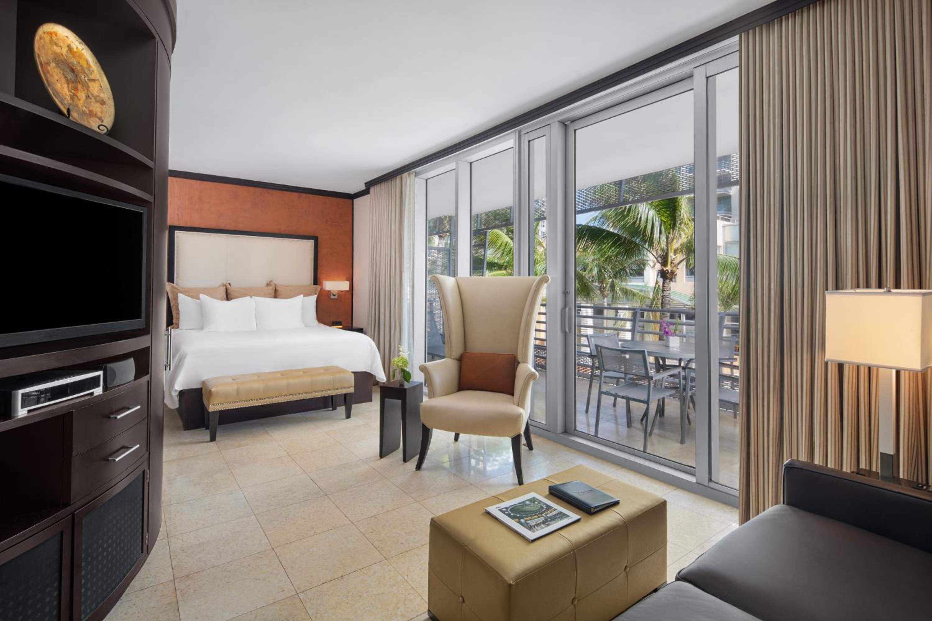 South Beach Suite photo 2
