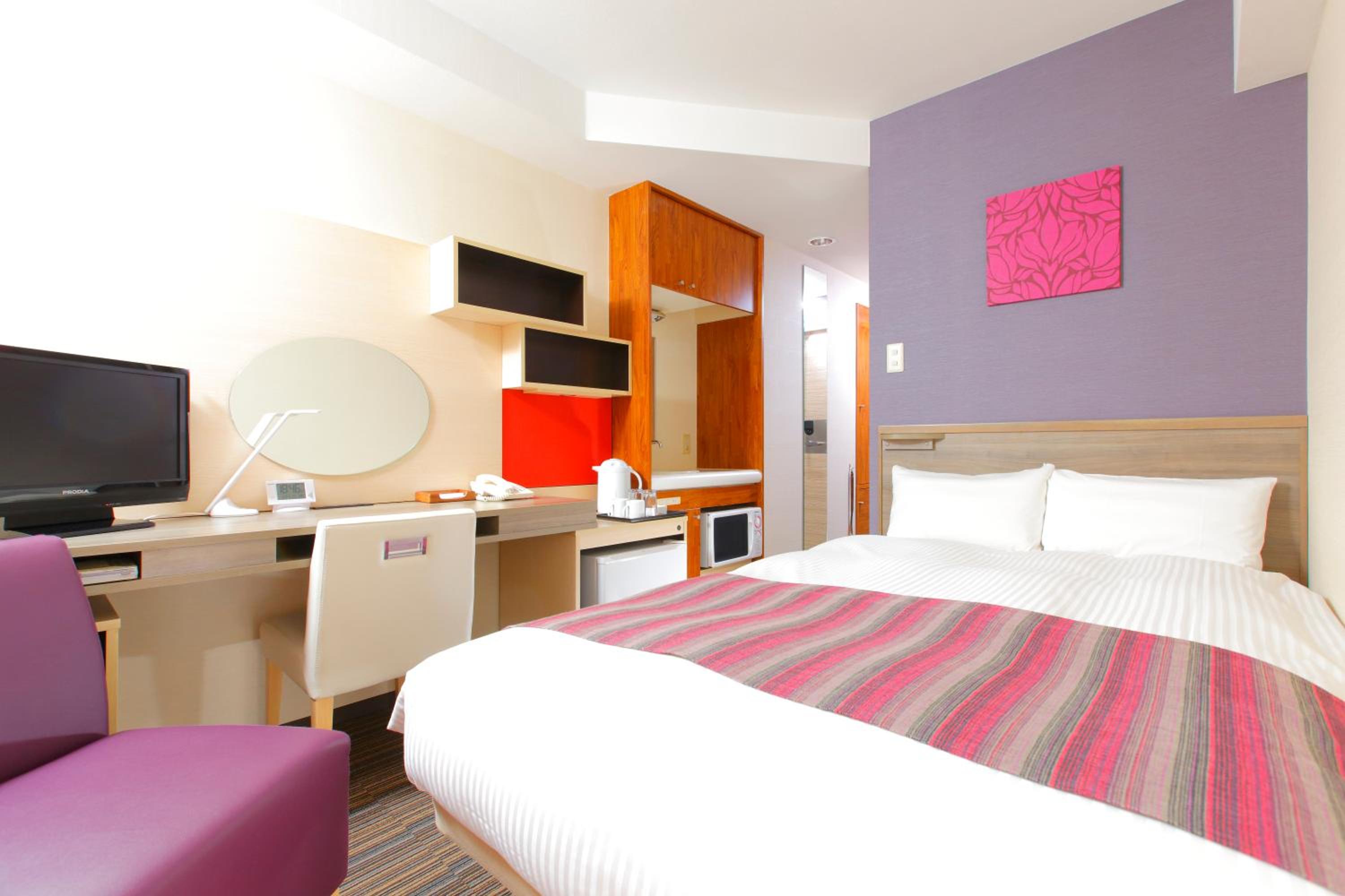 Standard Double Room with Small Double Bed and Tokyo Sky Tree View - Non-Smoking - House Keeping is Optional with Additional Cost photo 2