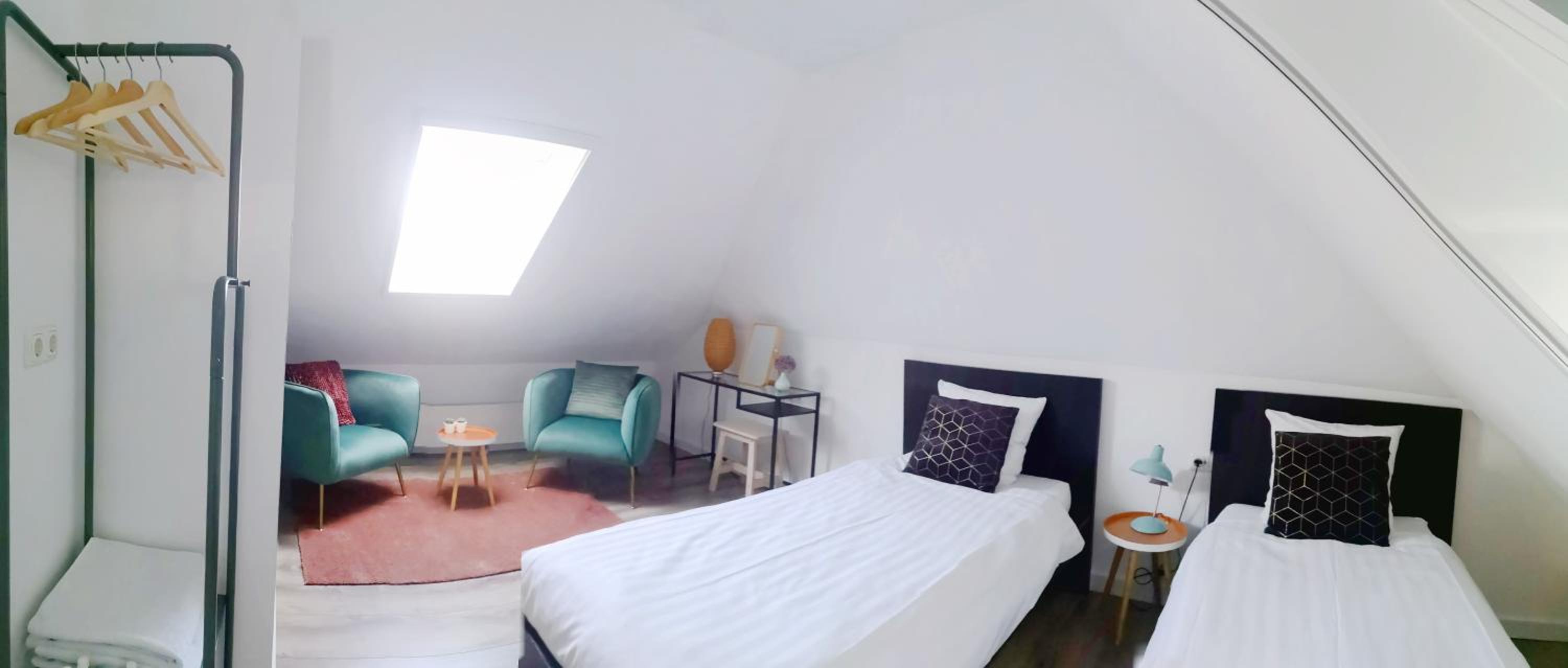 Twin Room with Private External Bathroom photo 2