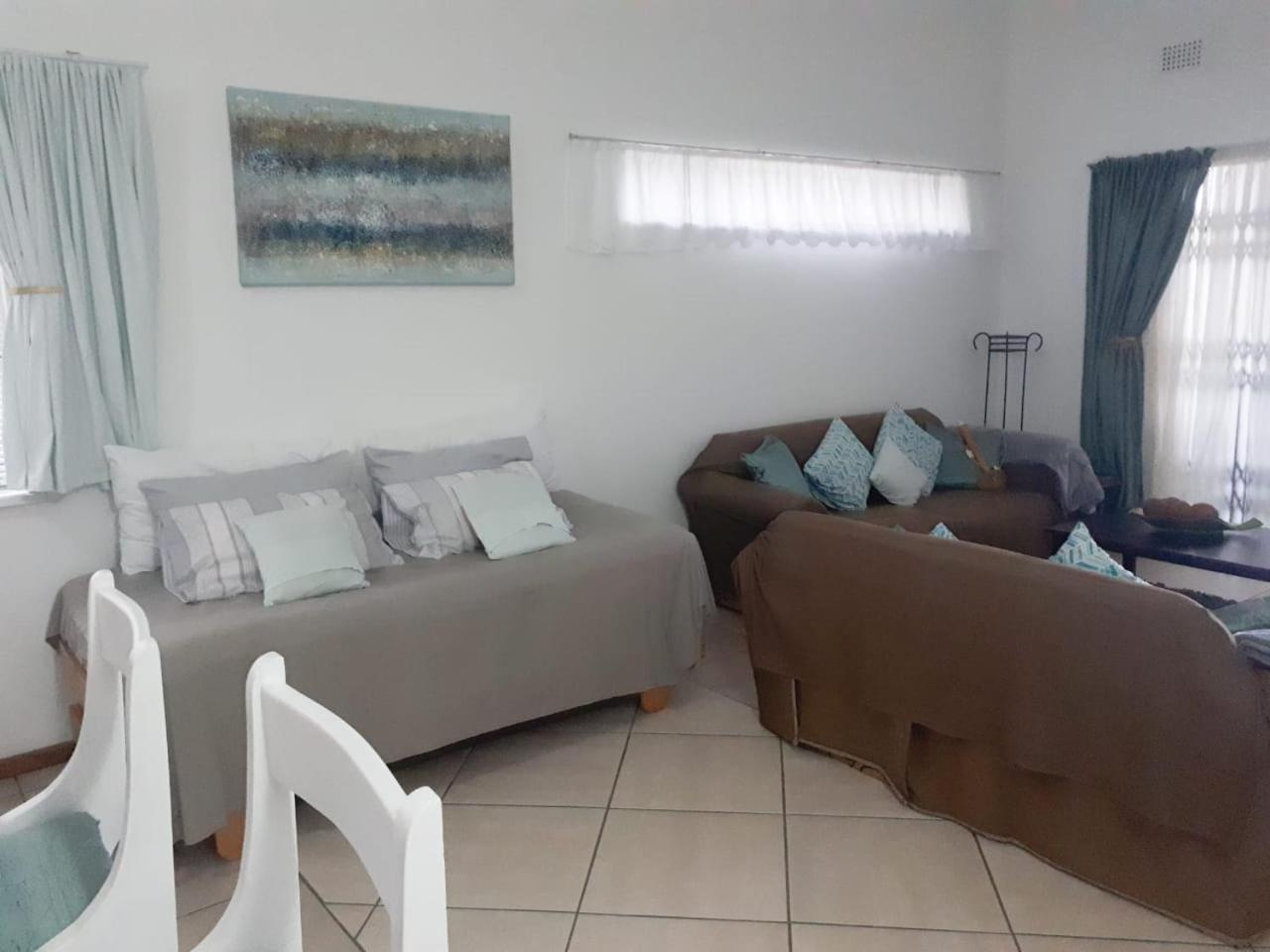 Family Room photo 3