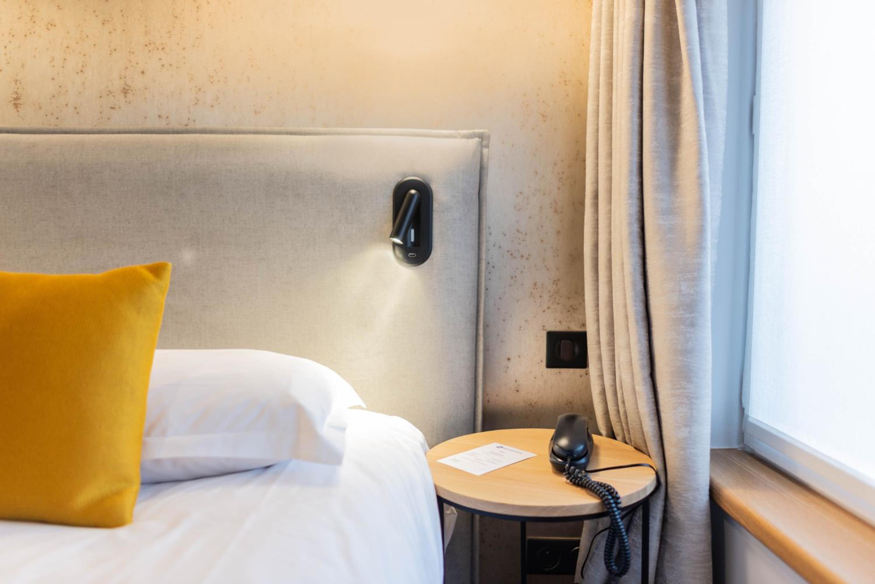 Standard Double Room - Non-Smoking - Photo 2