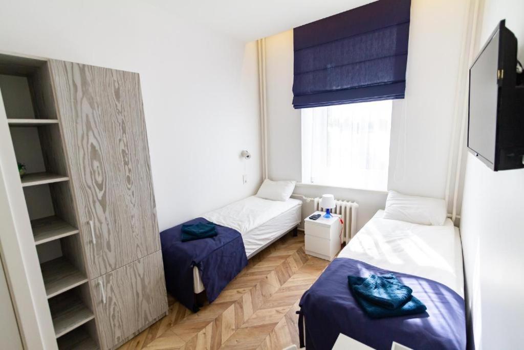 One-Bedroom Apartment - Photo 1