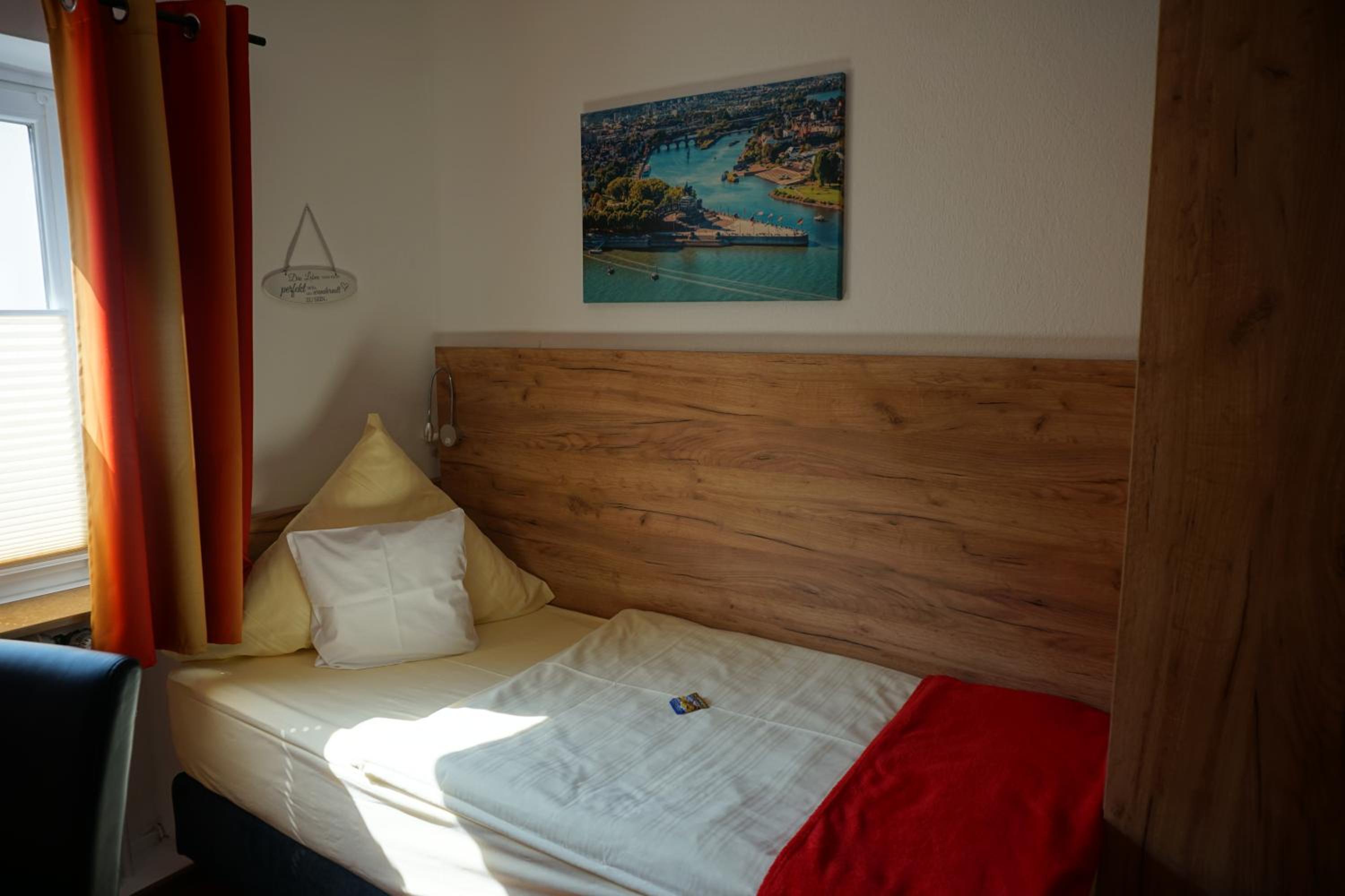 Single Room with Shared Bathroom