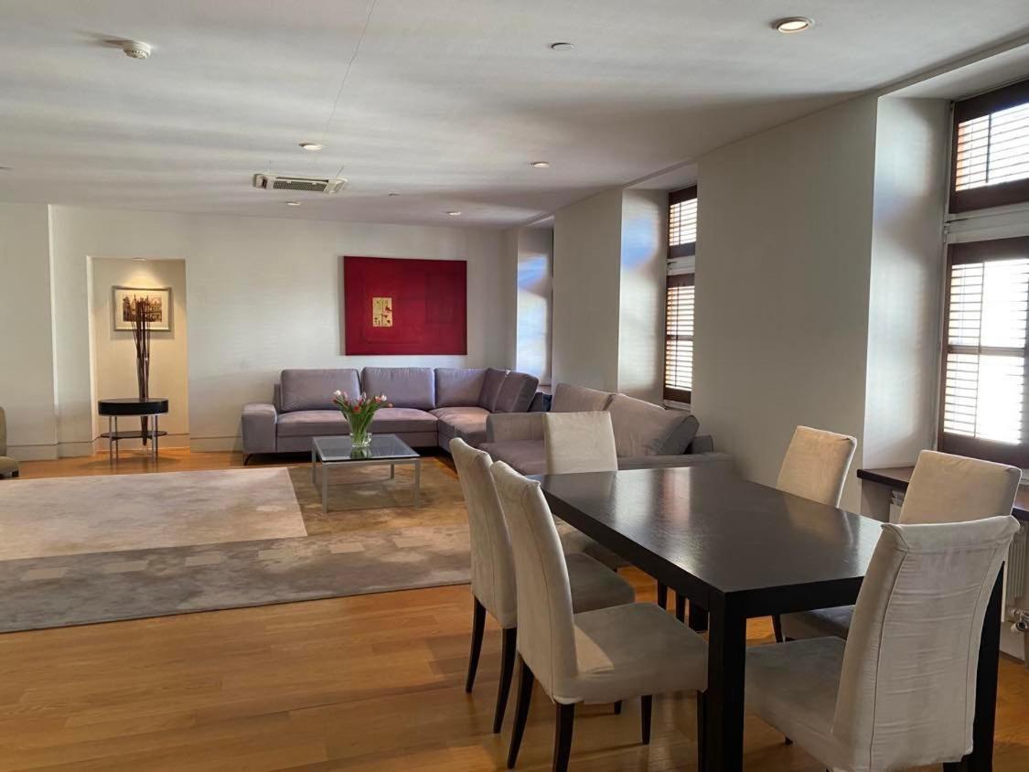 Deluxe Family Room photo 2