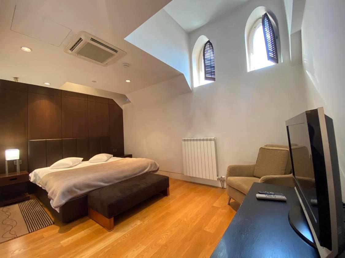 Deluxe Family Room photo 3