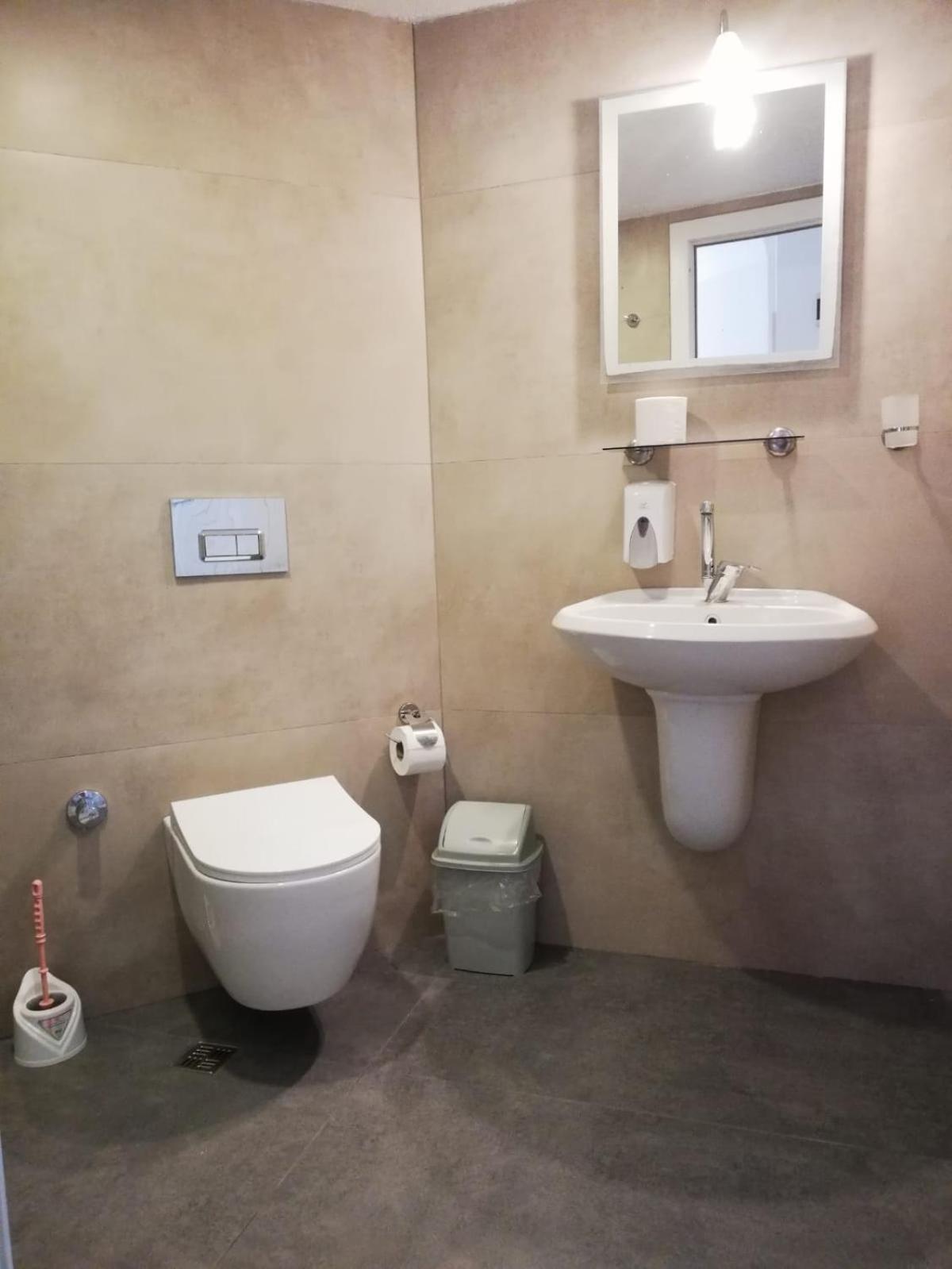 Triple Room - Photo 9
