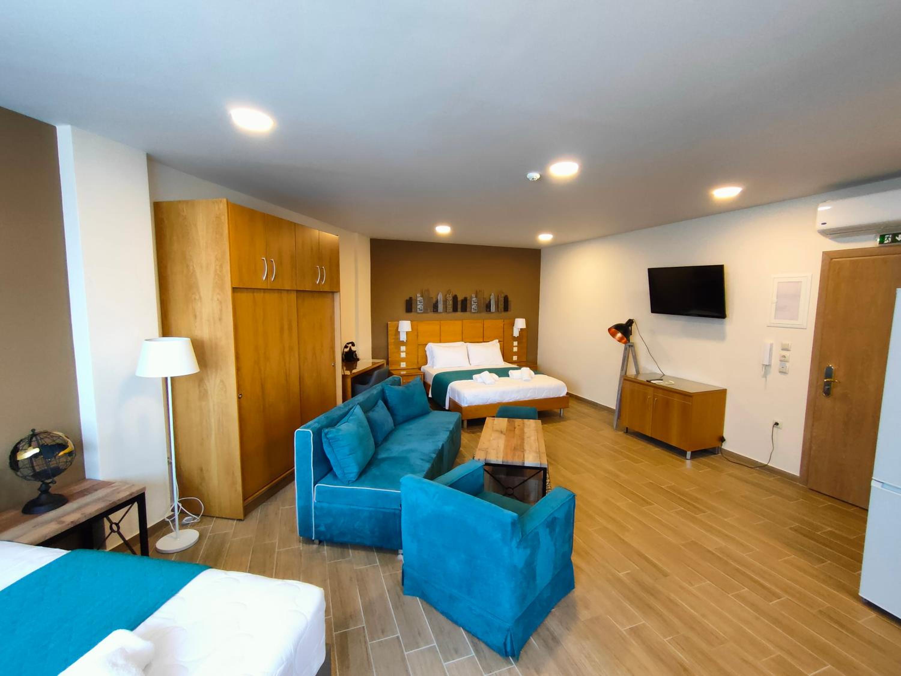 Superior King Suite photo 3