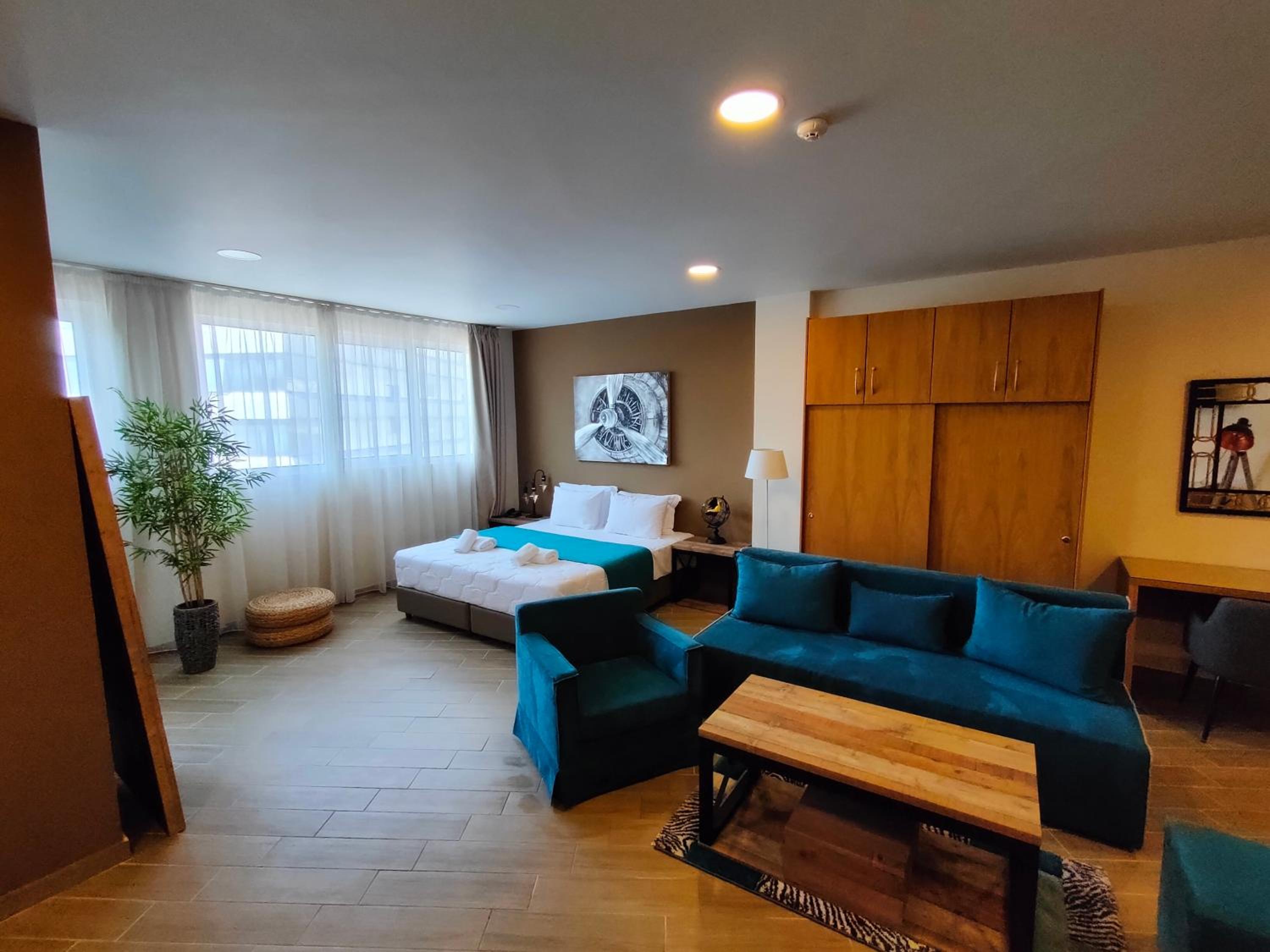 Superior King Suite photo 2