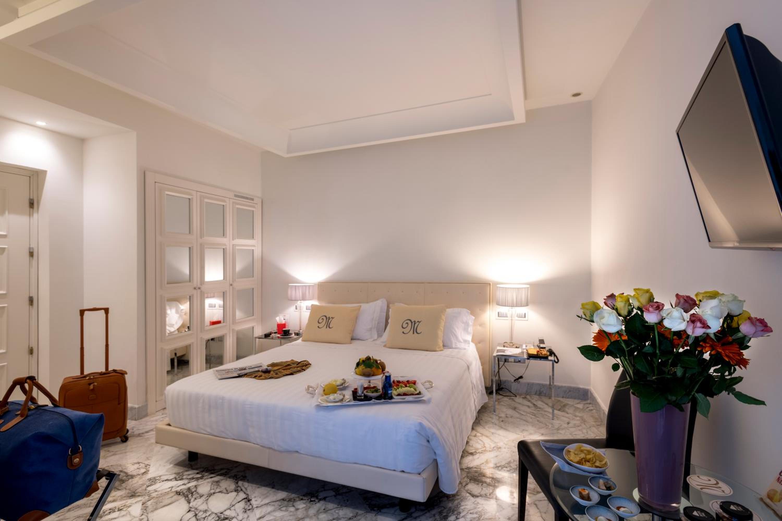 Deluxe Double Room with Terrace and Pool photo 2