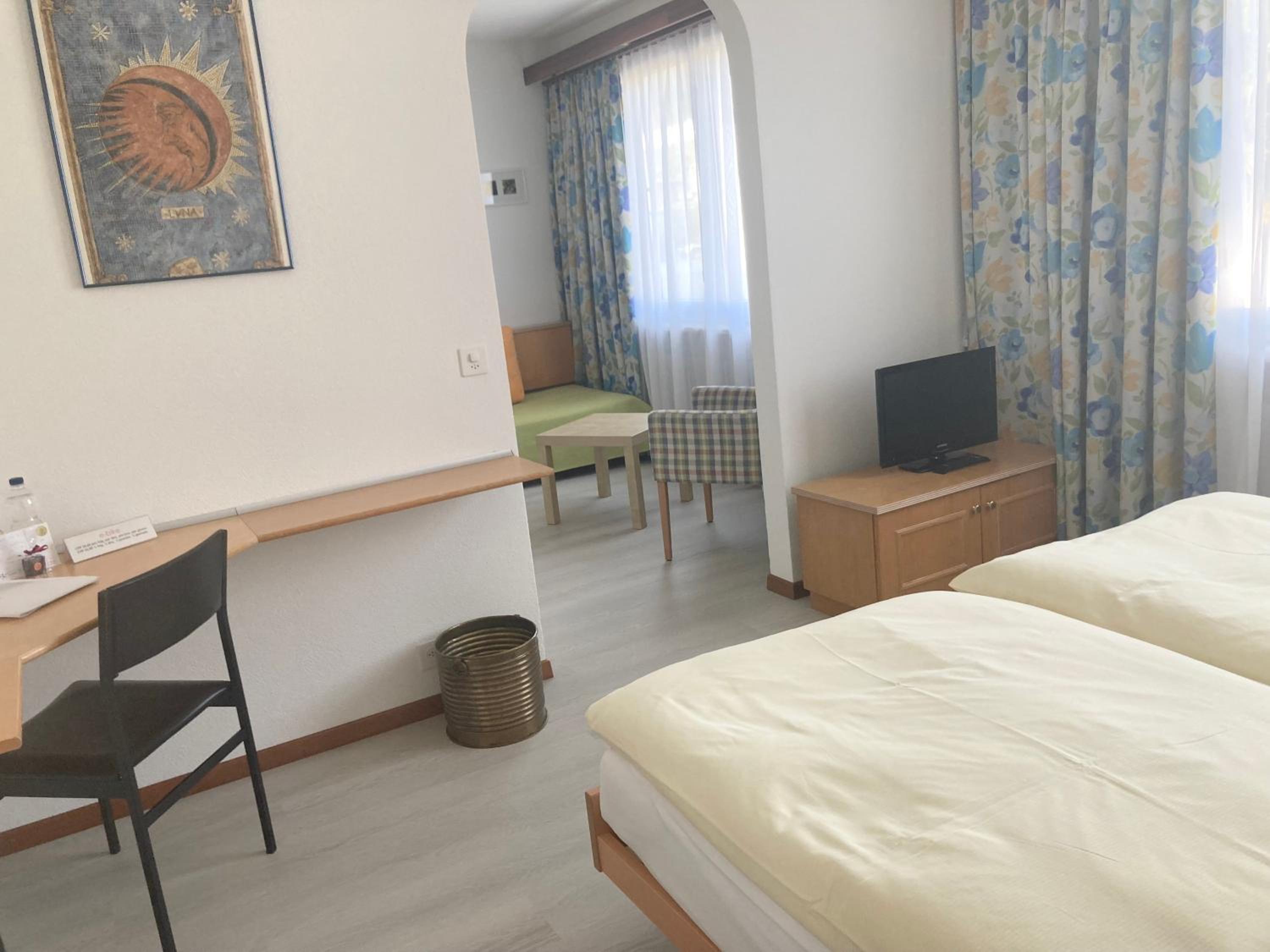 Economy Double Room photo 3
