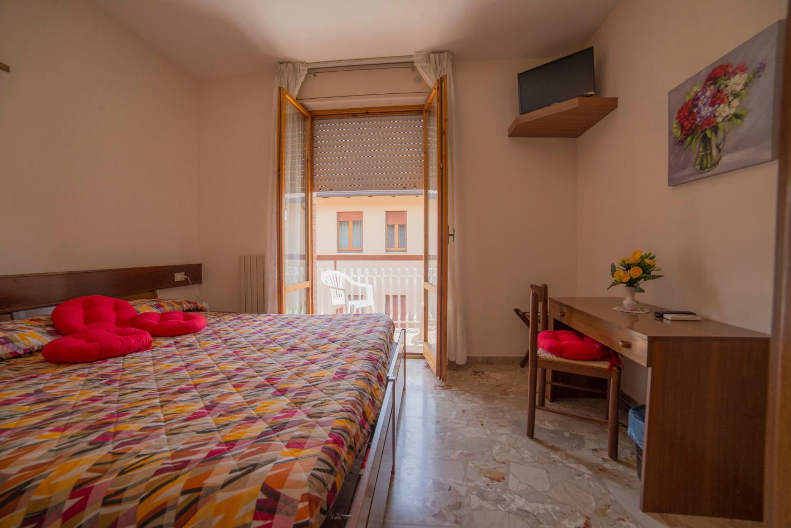 Double or Twin Room with Balcony photo 3