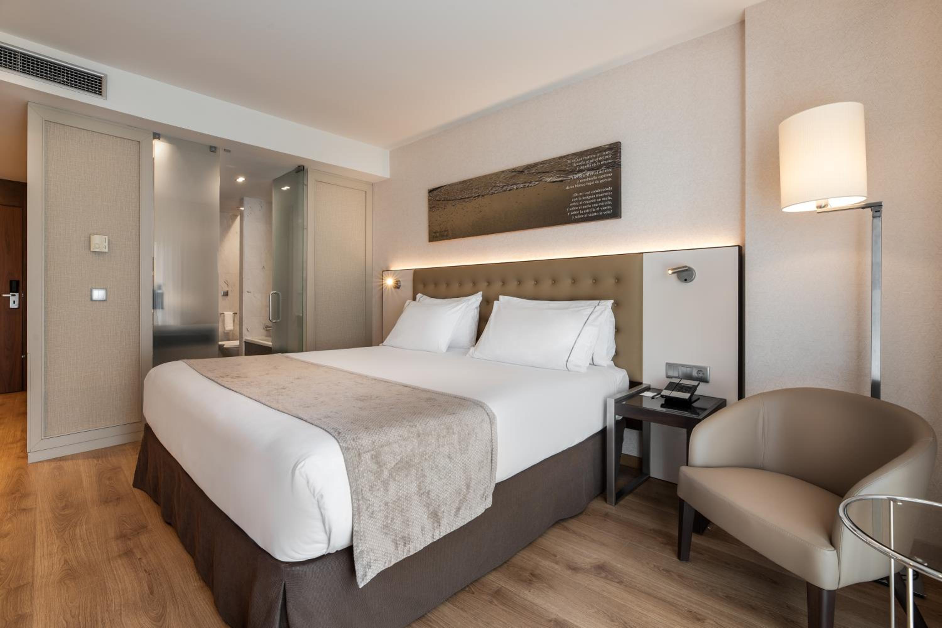 Double or Twin Room - Photo 11