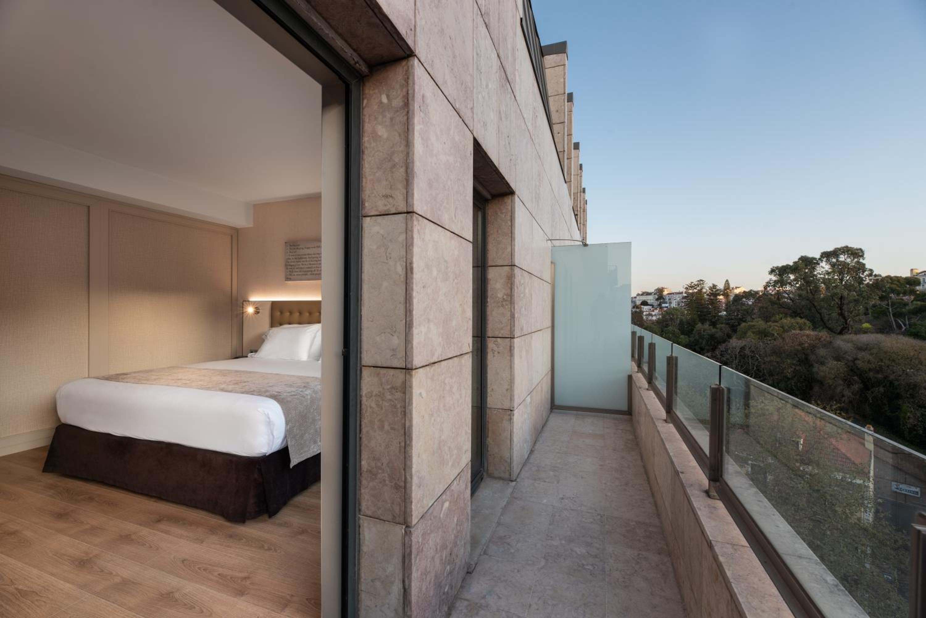 Double or Twin Room - Photo 3