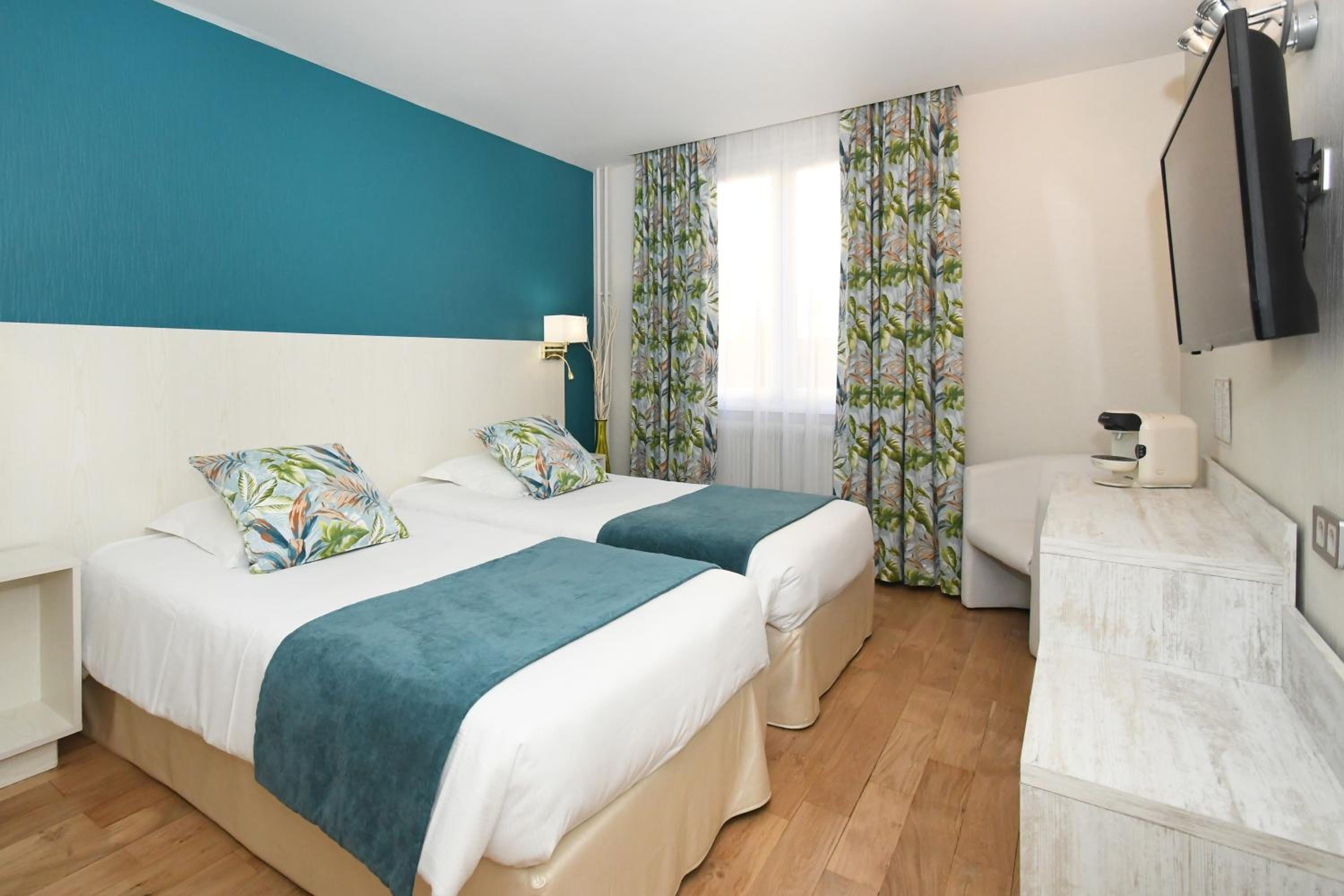 Superior Twin Room - Photo 1