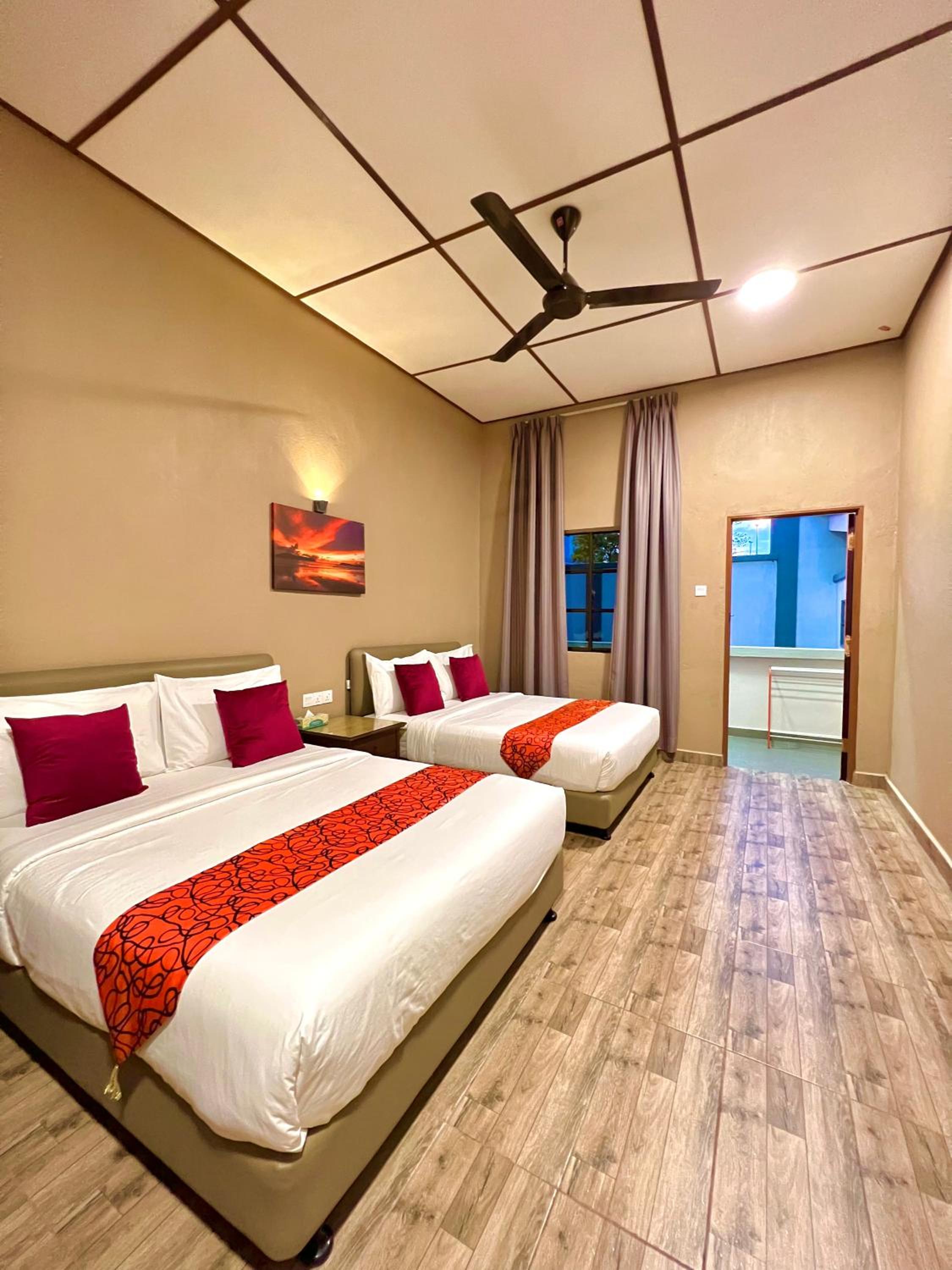 Deluxe Family Room - Photo 1