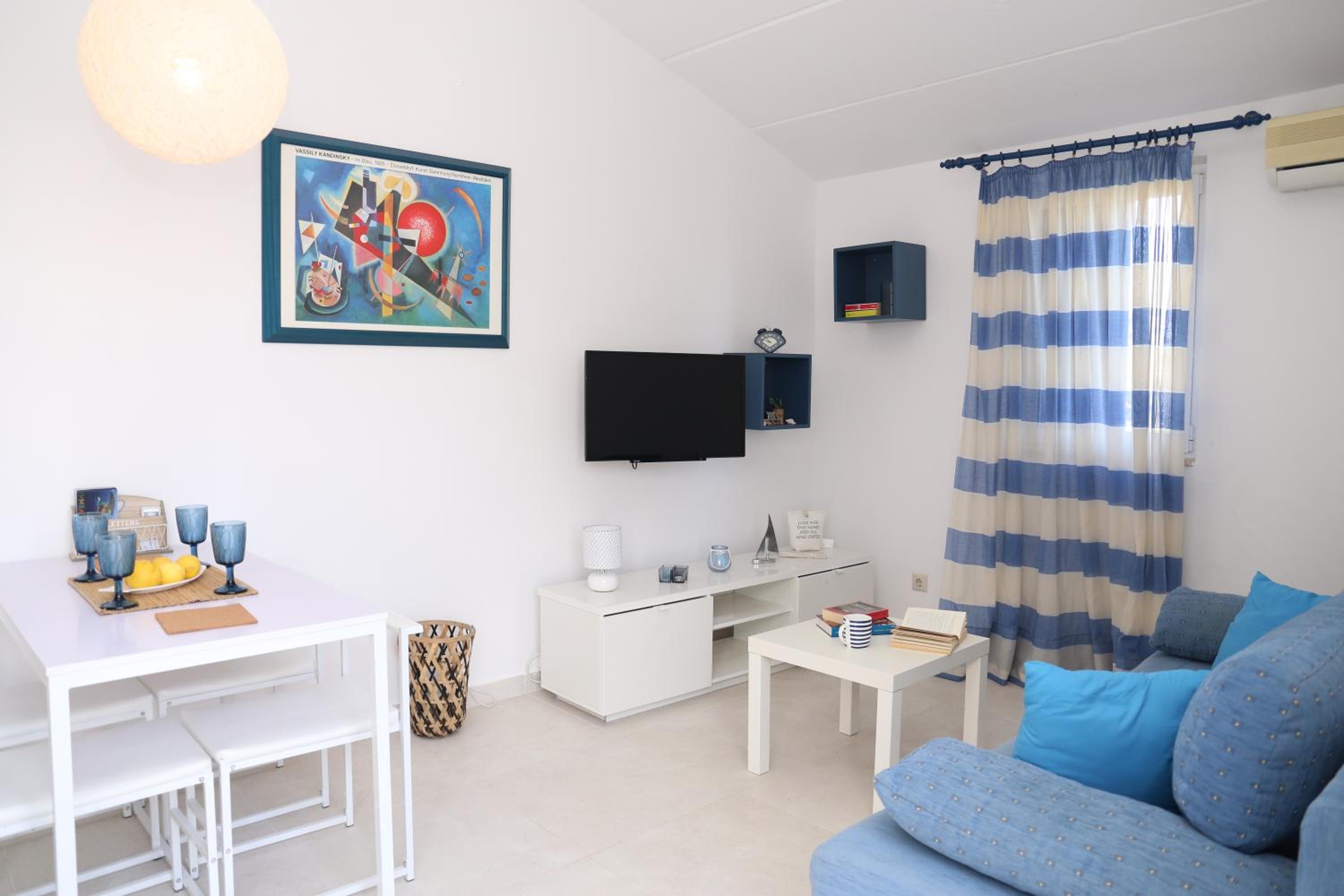 One-Bedroom Apartment photo 3