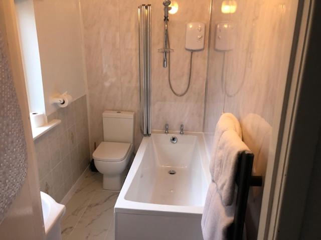 Twin Room with Bathroom photo 2