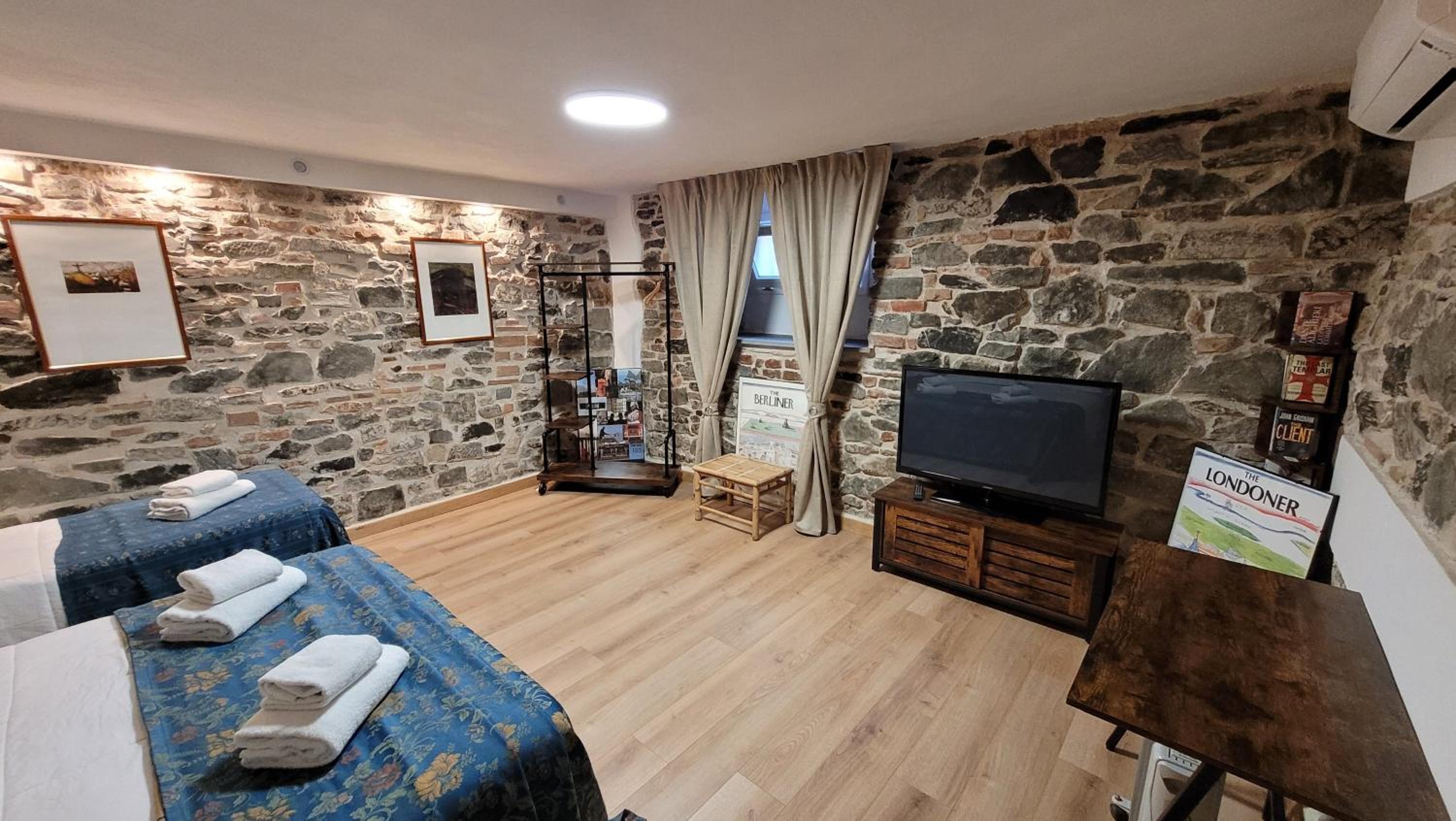 Maisonette photo 1