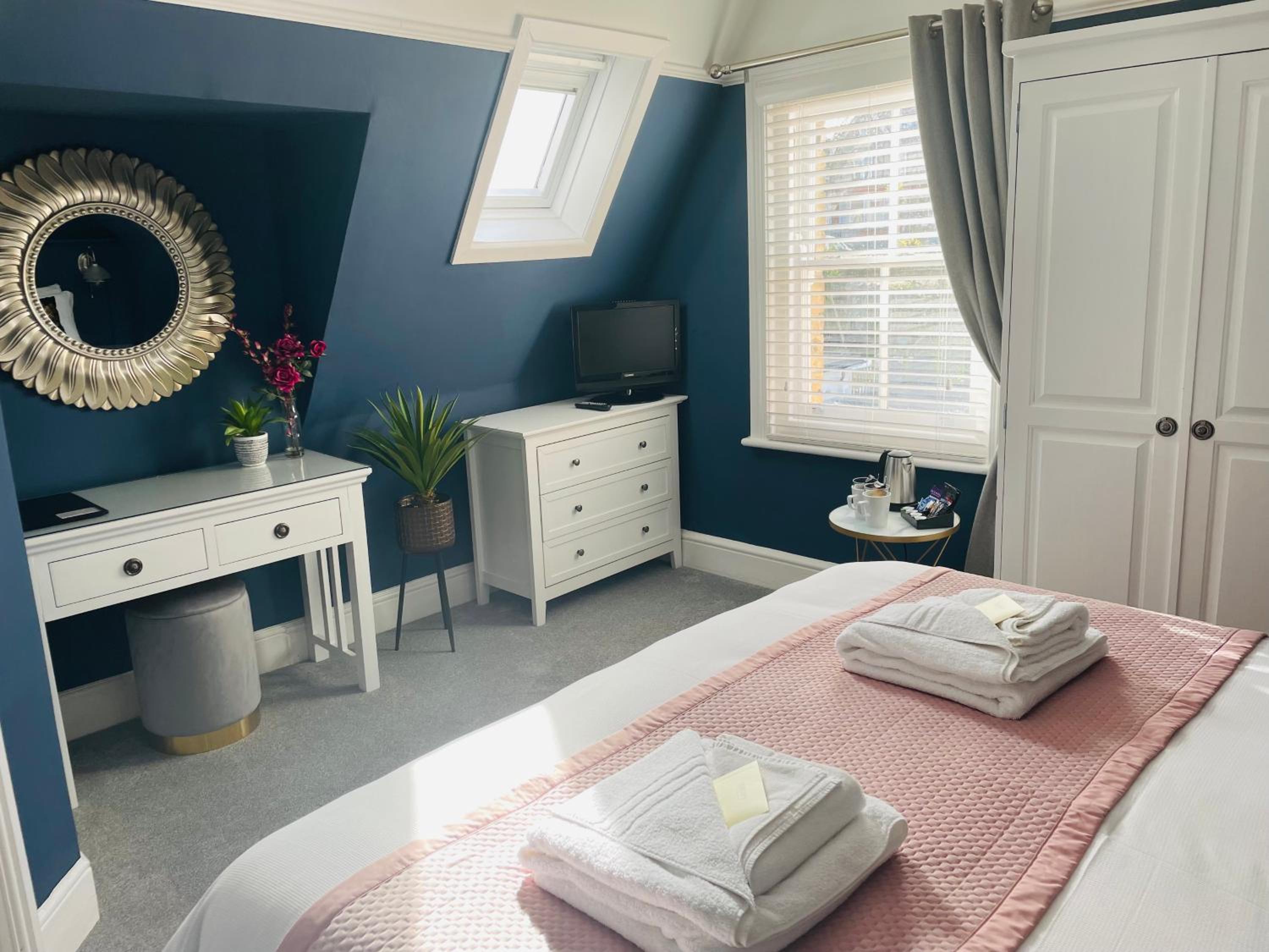 Deluxe Double Room with Shower photo 2